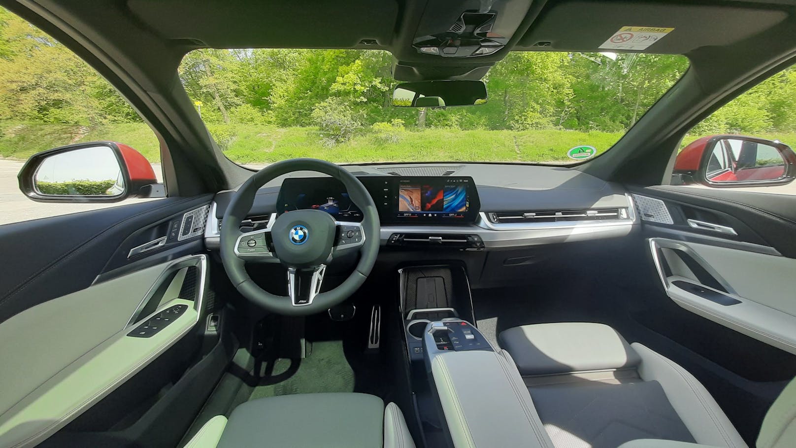BMW iX2 xDrive30 im "Heute"-Test