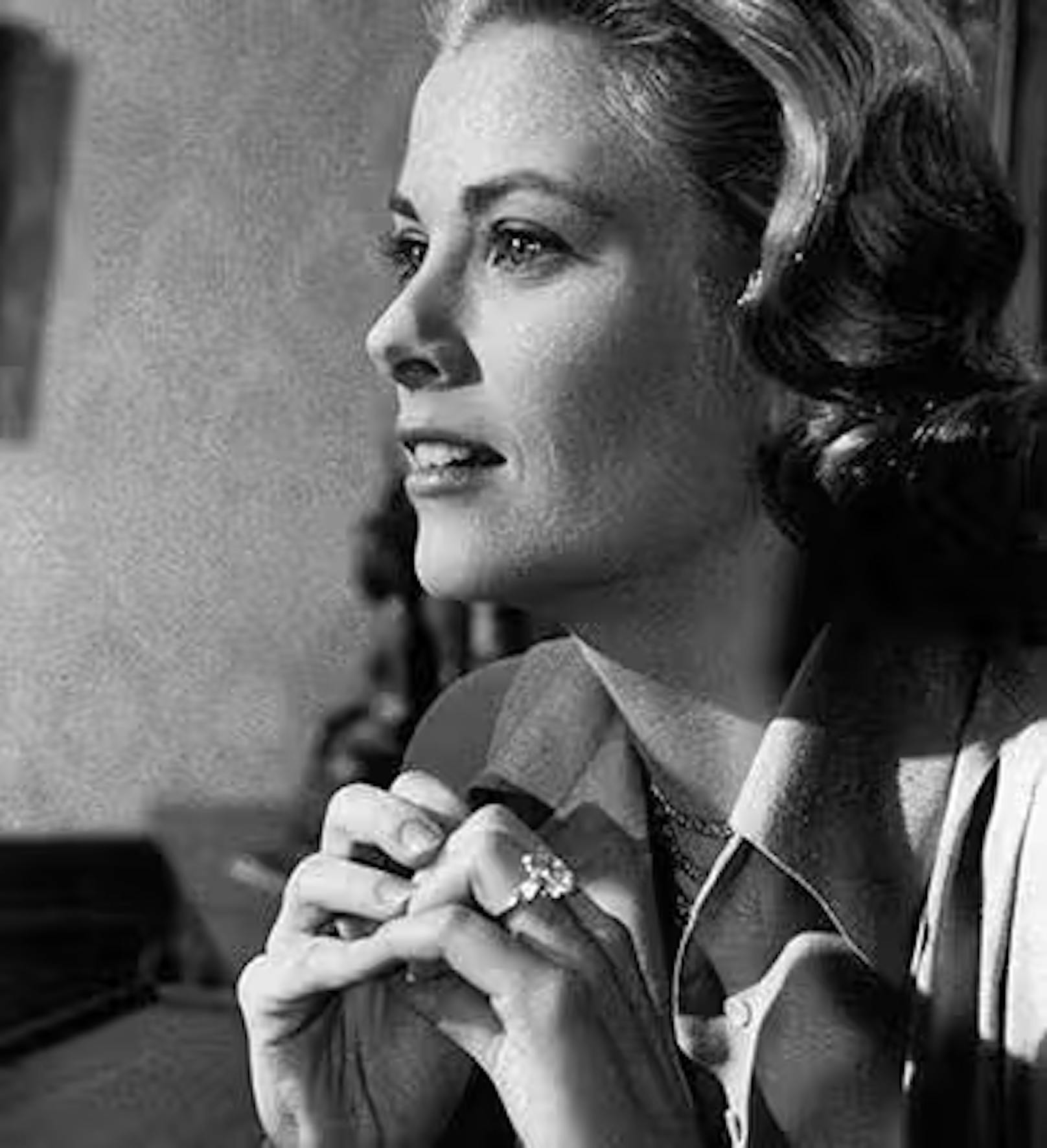 Platz eins: Die Prominente mit dem bisher teuersten Verlobungsring war Schauspielerin Grace Kelly (†). Sie trug den Ring übrigens auch in der Rolle der Tracy Lords in ihrem letzten Film "High Society" aus dem Jahr 1956.