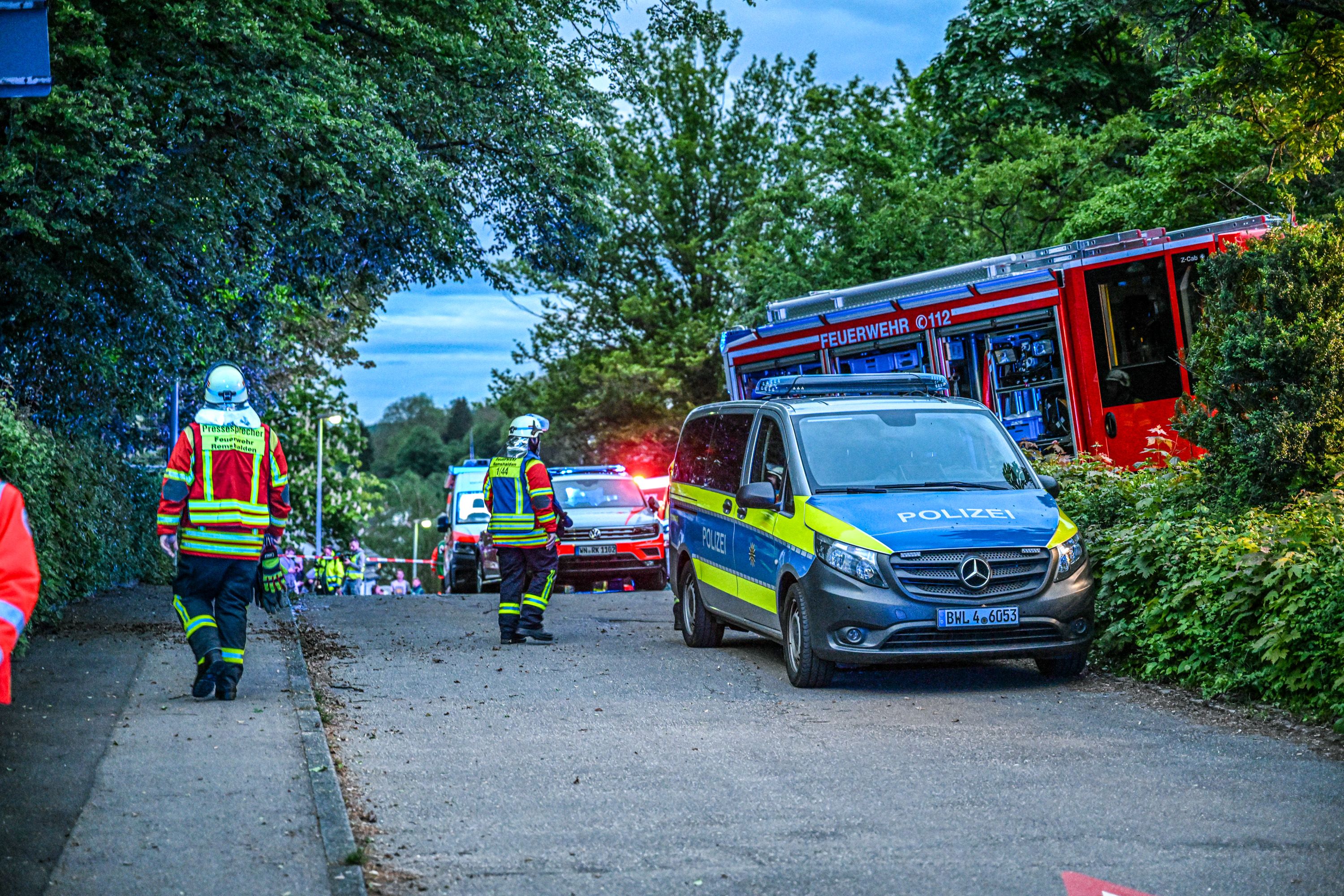 Polizei, Feuerwehr und Rettung standen im Großeinsatz.