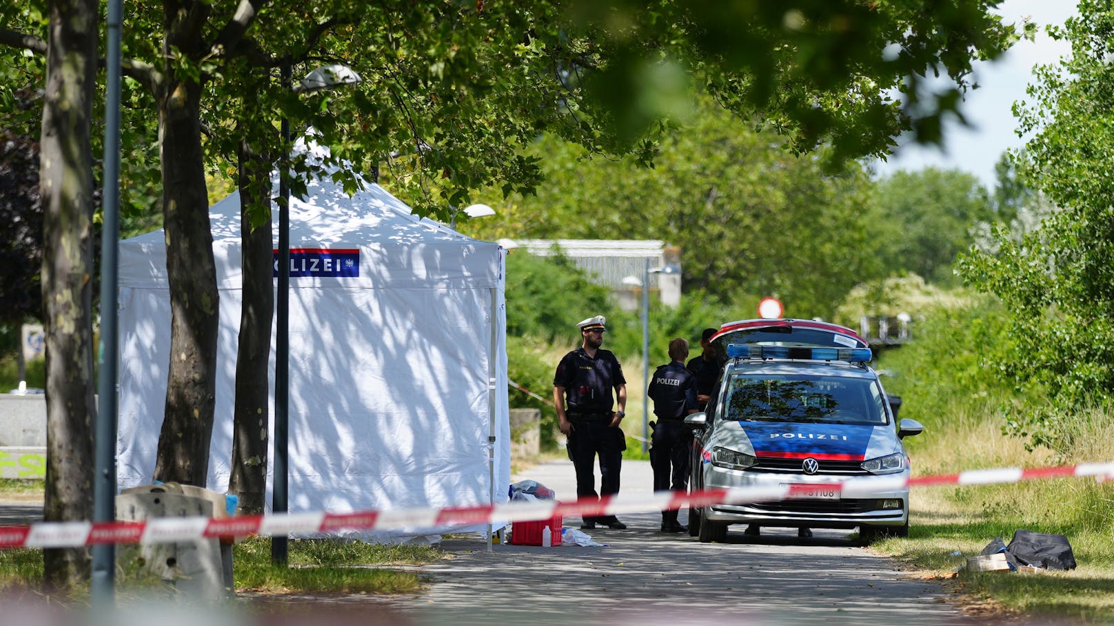 Der 17-Jährige hat den Mord von zwei Obdachlosen gestanden. Hier einer der Tatorte an der Donau in Wien-Brigittenau.