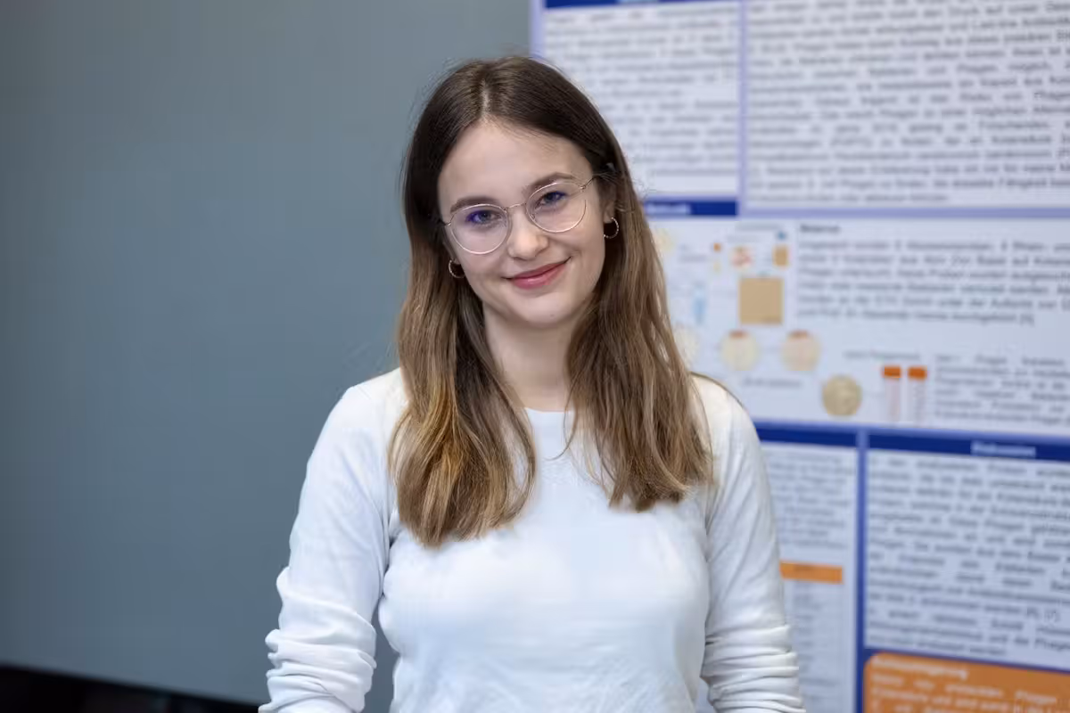 Die 19-jährige Gymnasiastin Nora Artico wurde für ihre Maturaarbeit ausgezeichnet.