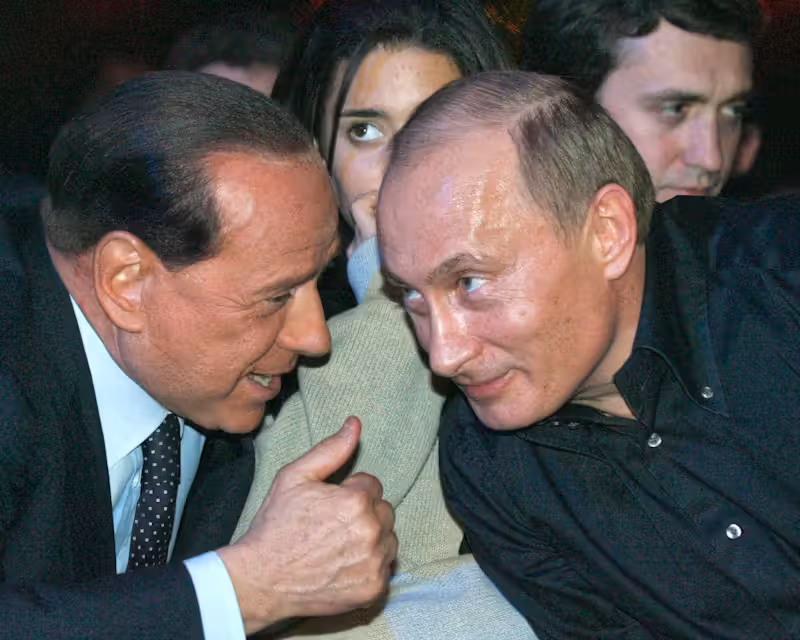 Silvio Berlusconi (l.) und Wladimir Putin waren lange Zeit befreundet. (Archivbild)