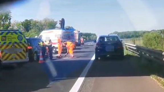Neben der Polizei war auch das Rote Kreuz sowie die Feuerwehr im Einsatz.