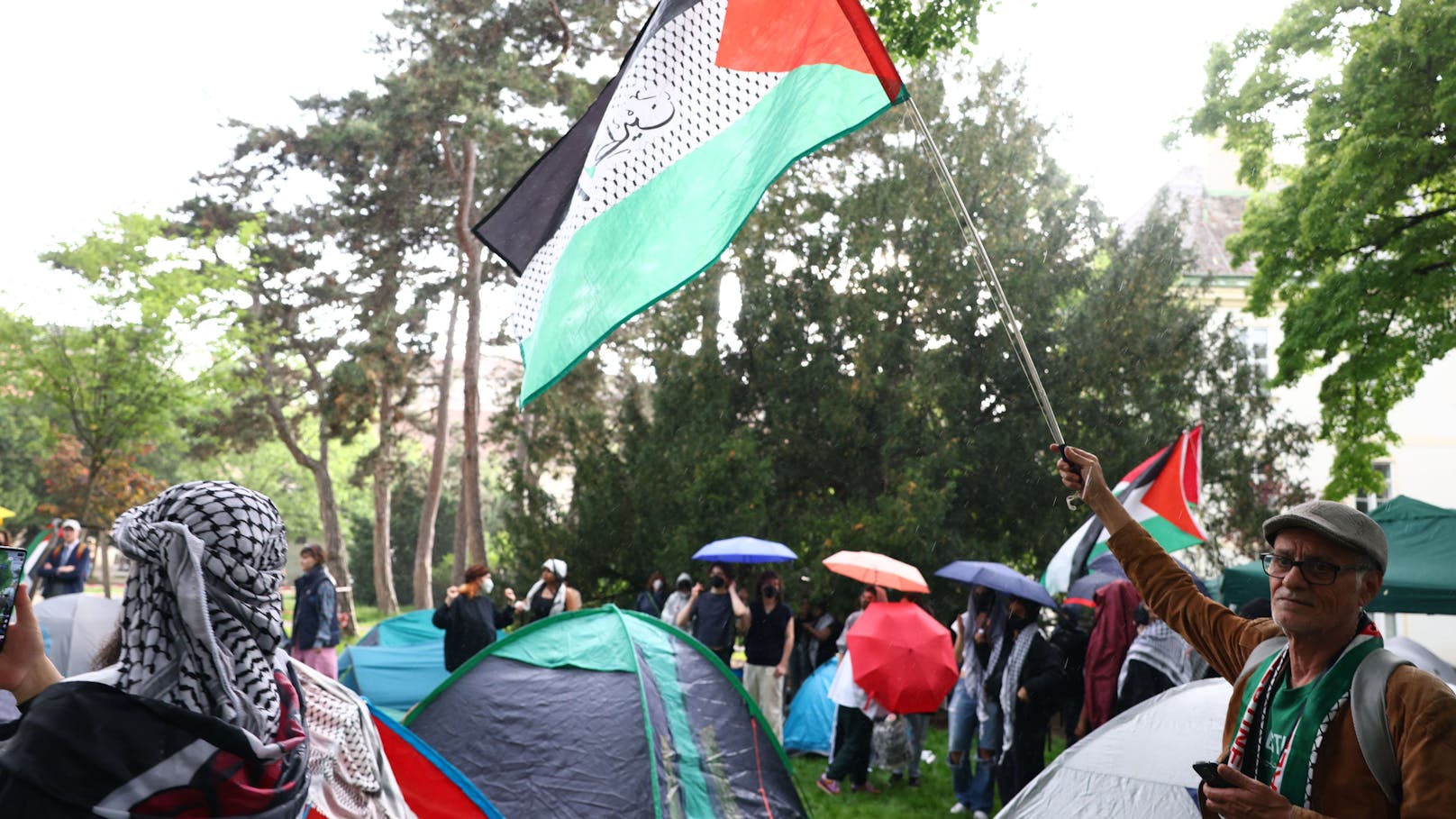 "Pro Palästina"-Protestcamp – nun auch Zelte in Wien