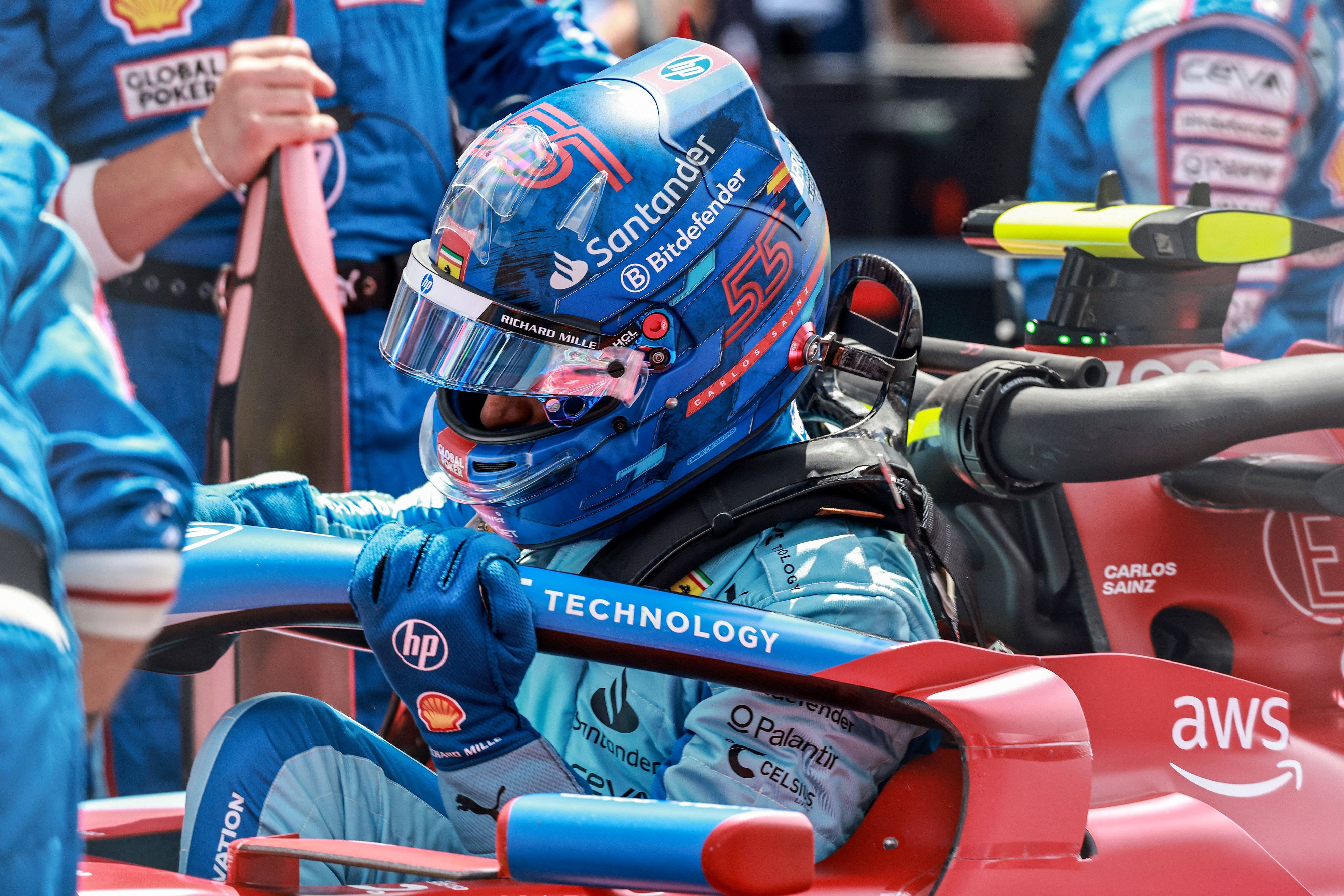 Carlos Sainz wird zurückgereiht.