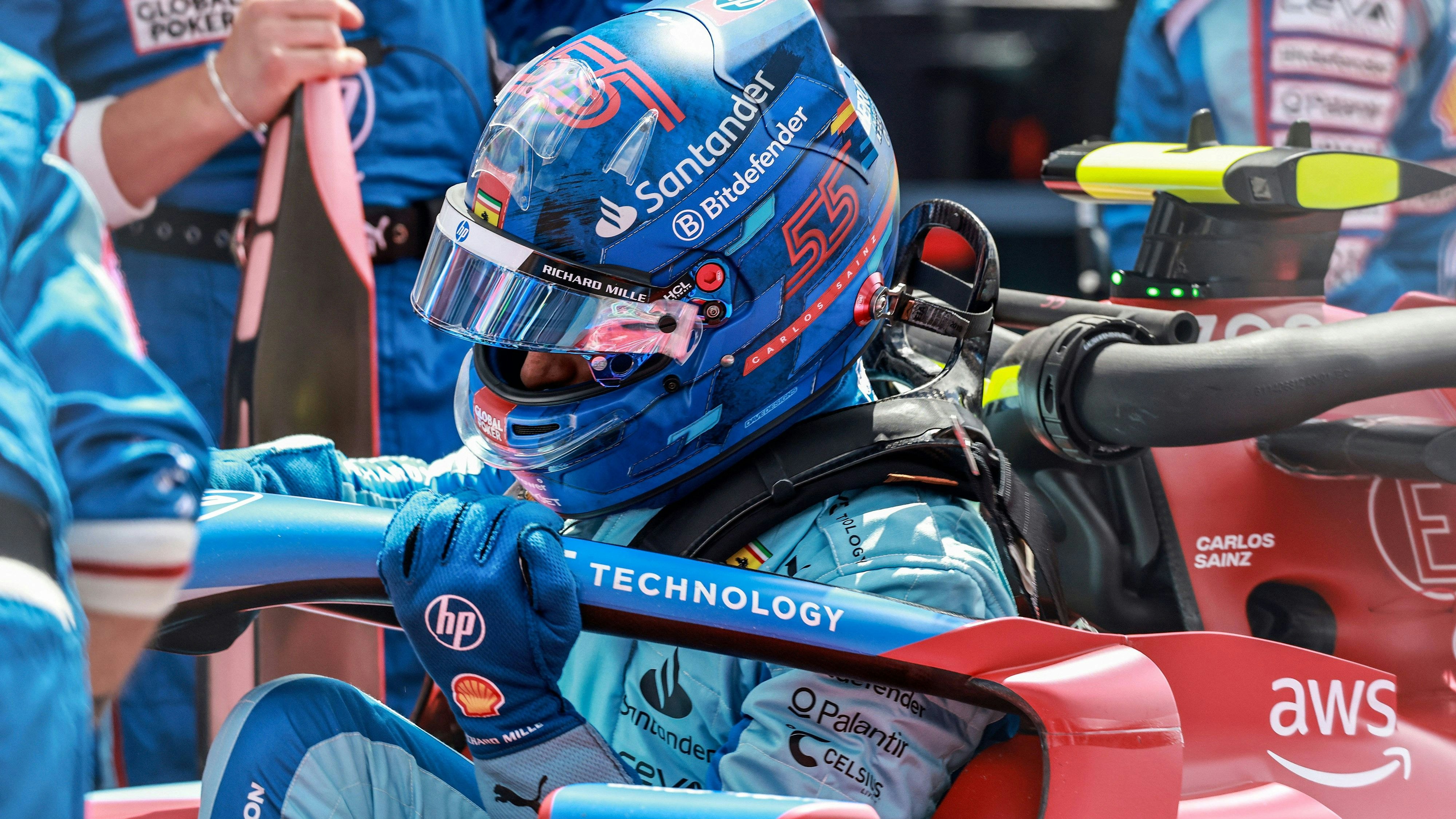 Carlos Sainz wird zurückgereiht.