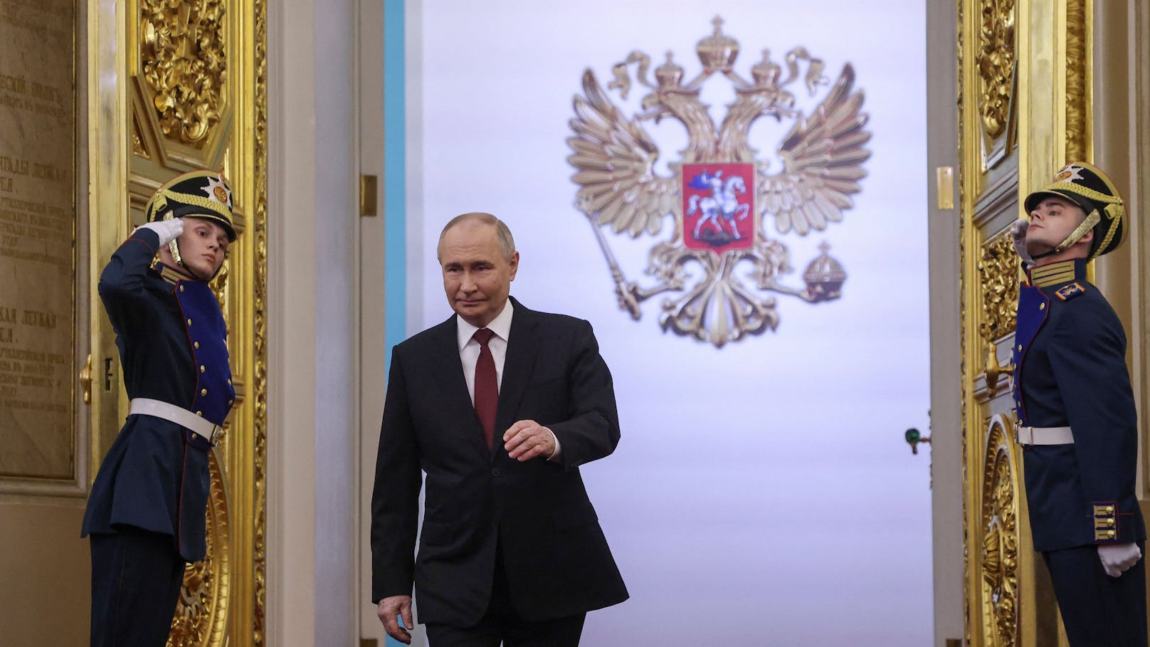 Kreml-Diktator Wladimir Putin lässt sich zum fünften Mal zum Präsidenten küren.