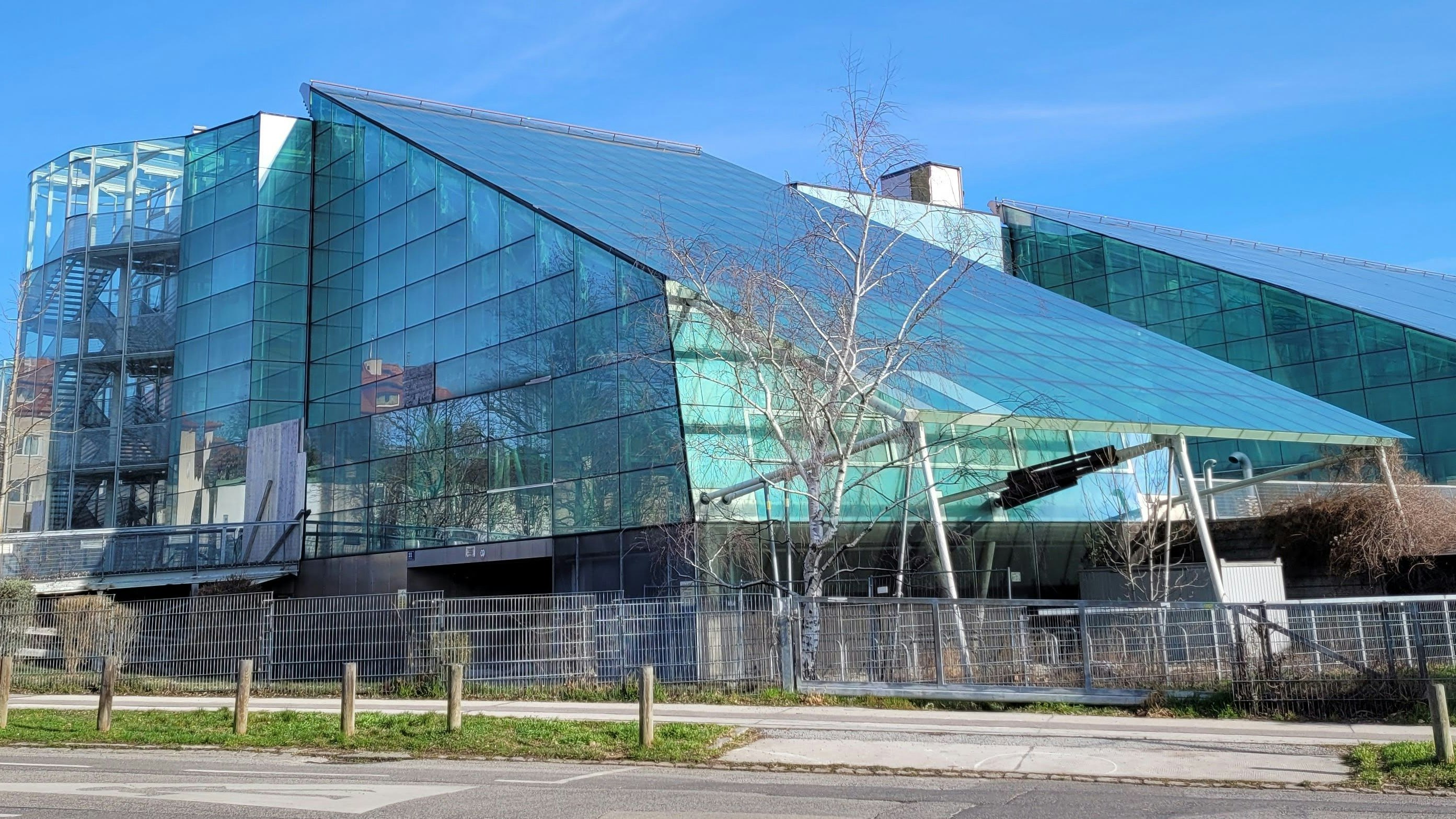 Das leerstehende Gebäude am Kinkplatz (Penzing) soll für neue Nutzer geöffnet werden.