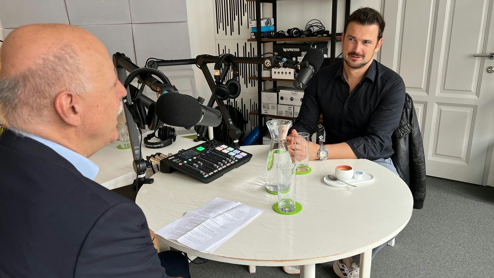 Sigi Fink, Wettermann im Ö3-Wecker, im Podcast-Gespräch mit Christian Nusser (<em>Newsflix</em>)