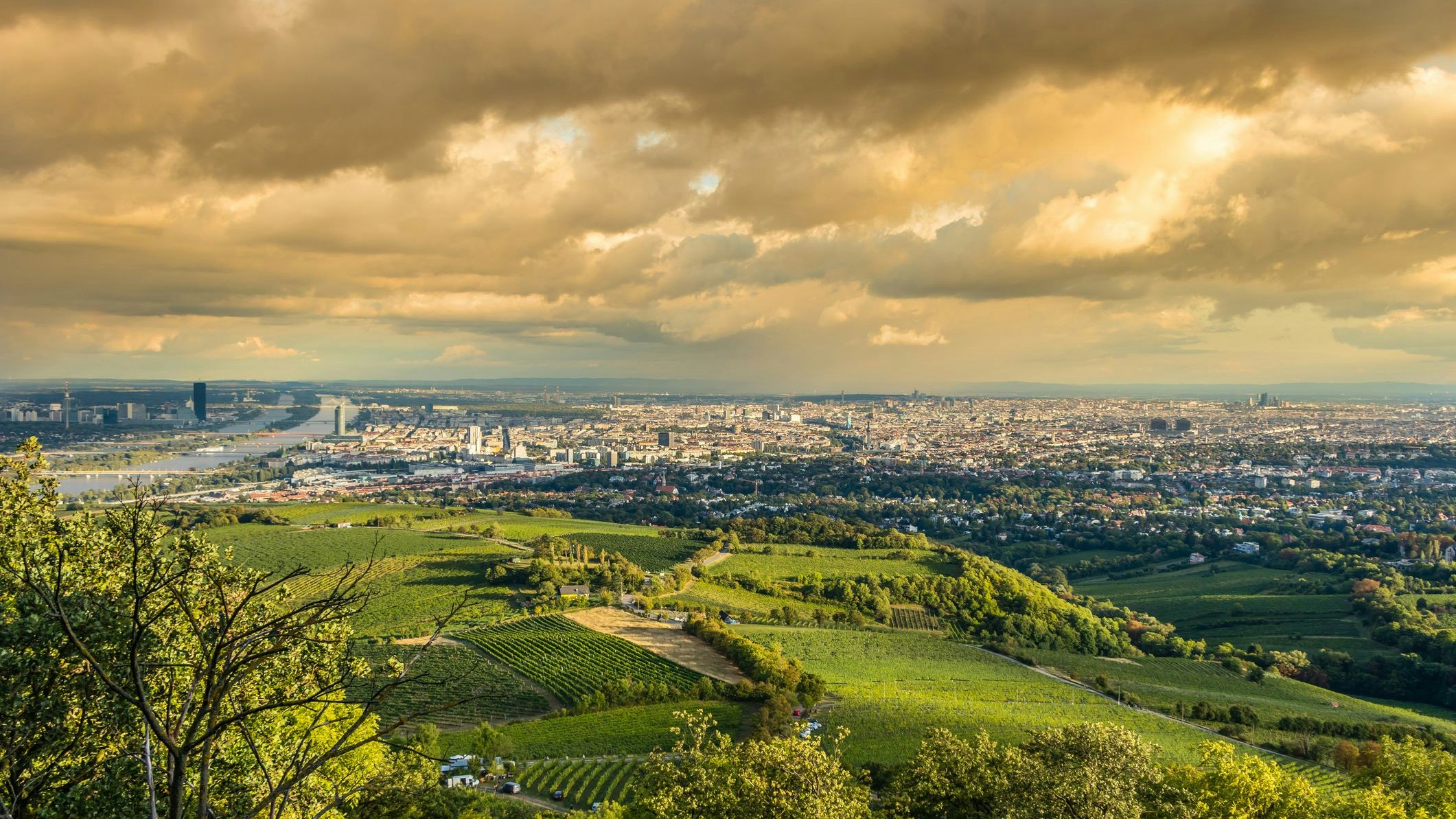 Das Wetter stellt sich jetzt völlig um. Hoch Thomas vertreibt die Regenwolken. Symbolbild