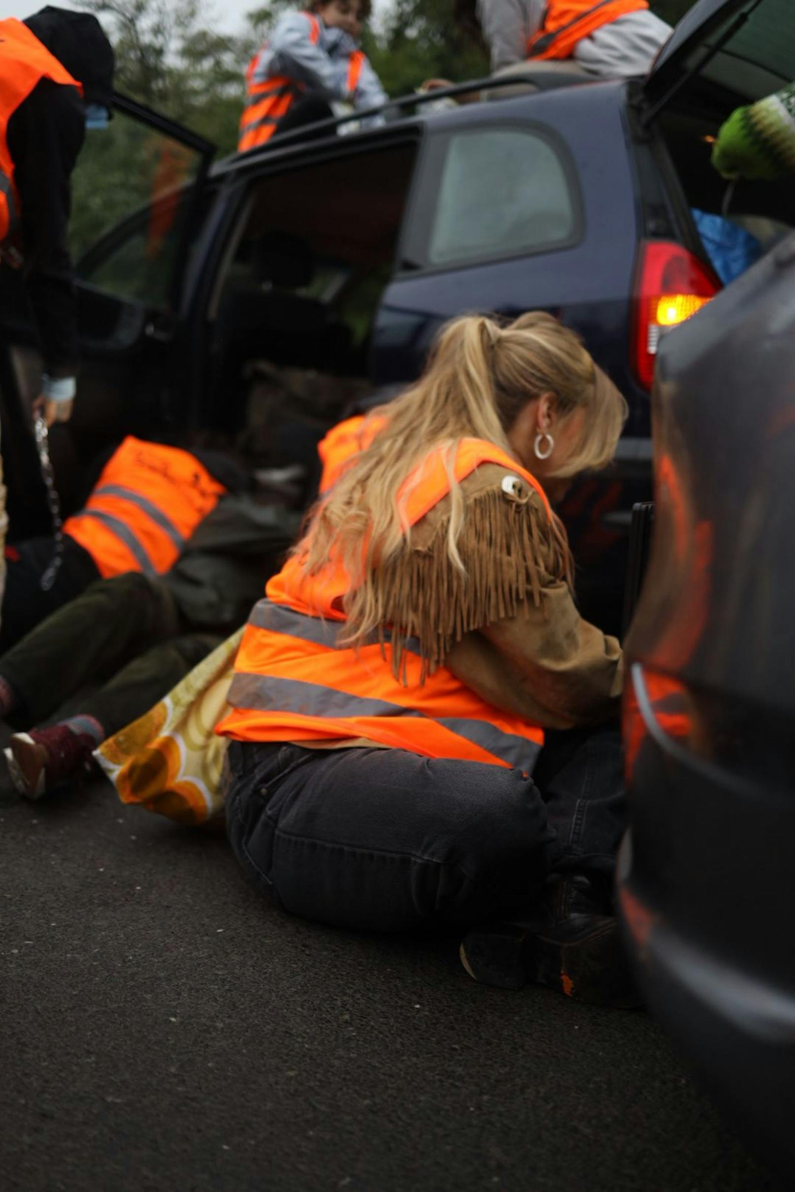 Protest der Letzten Generation auf der A23.