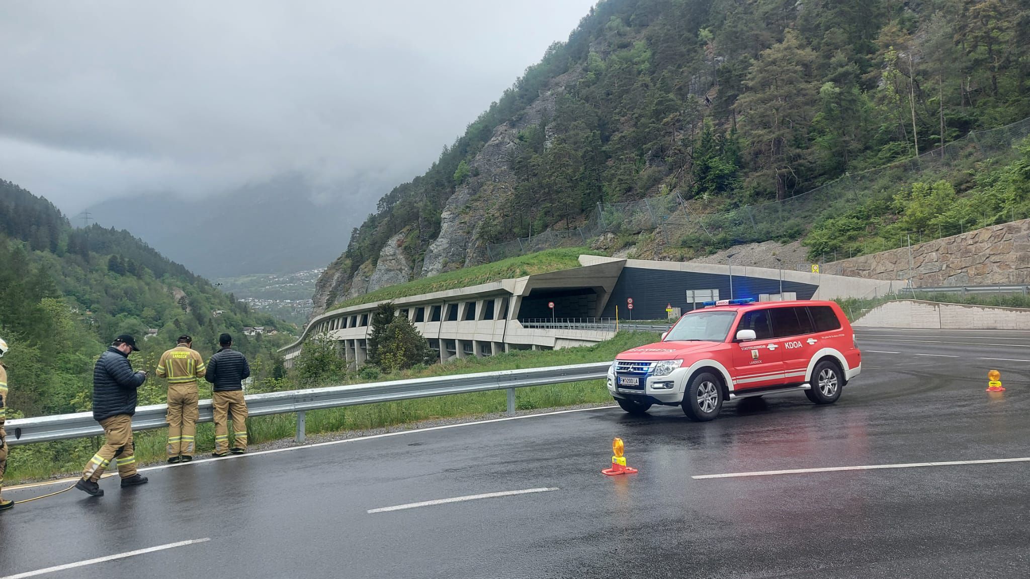 Suchaktion in Fliess bei Landeck  -Fotocredit: ZOOM.TIROL 