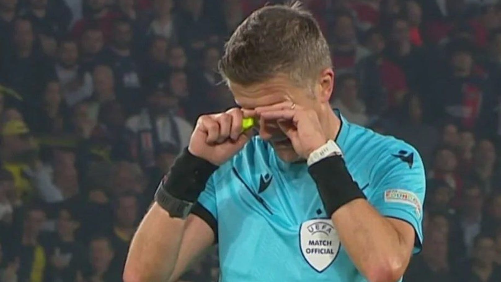 Referee bricht nach Dortmund-Sieg in Tränen aus