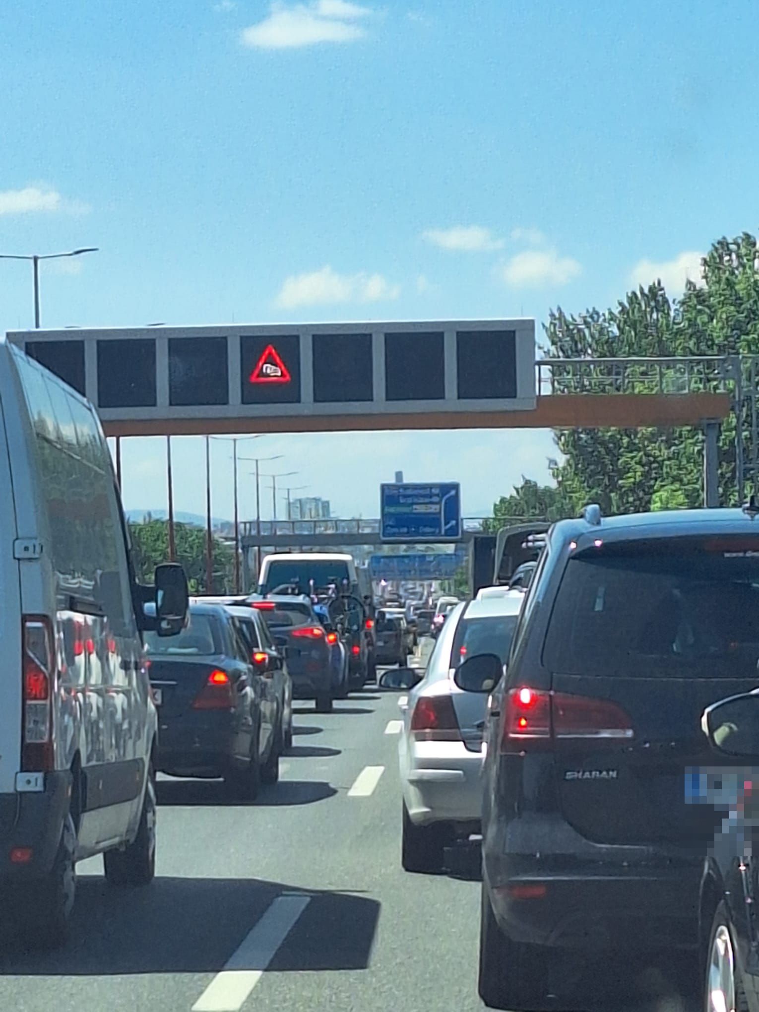 Kilometerlanger Stau folgte nach einem Unfall in Wien.