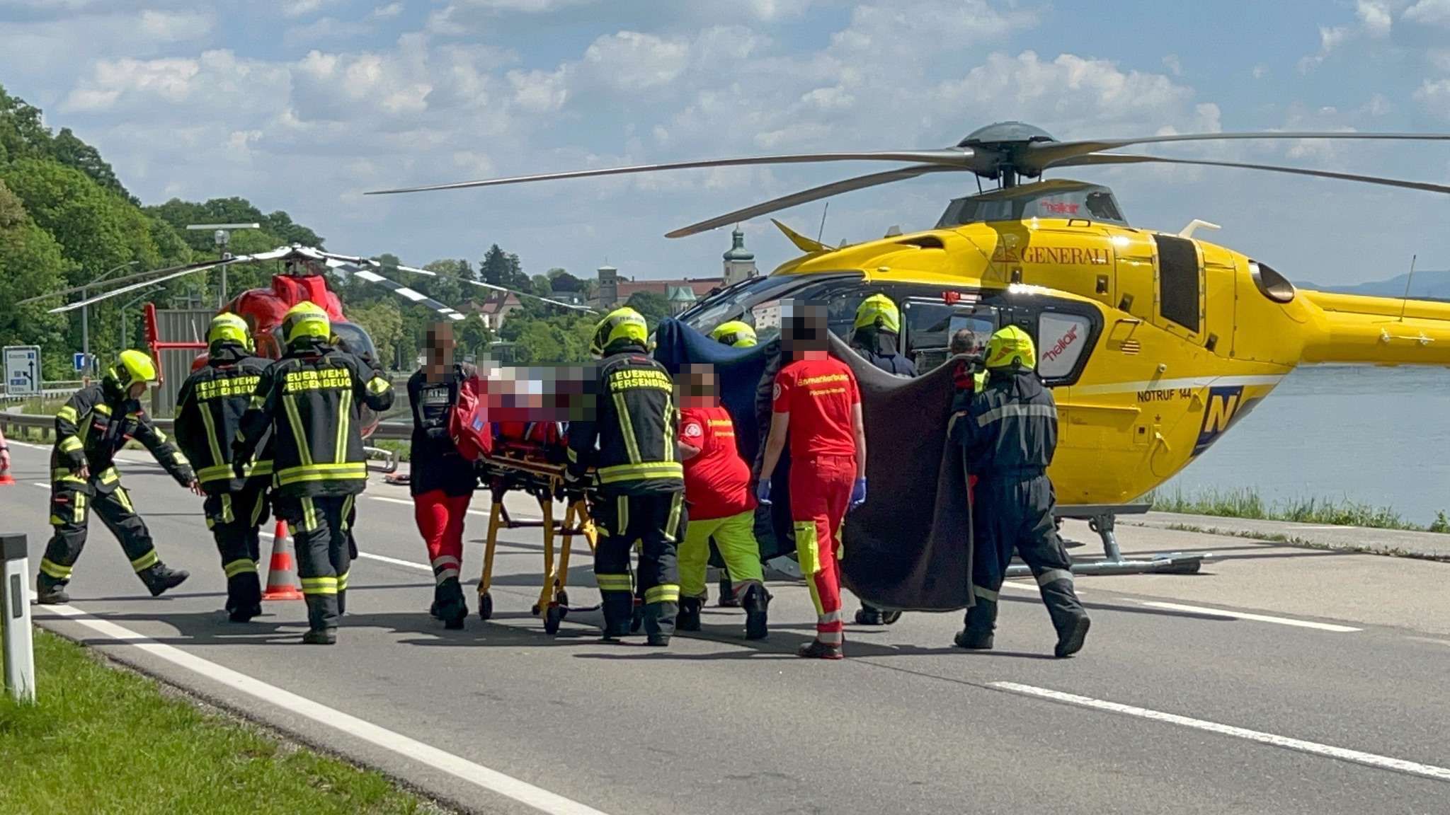 Schwerer Frontalcrash Auf Der B3 – Sechs Verletzte – Niederösterreich ...