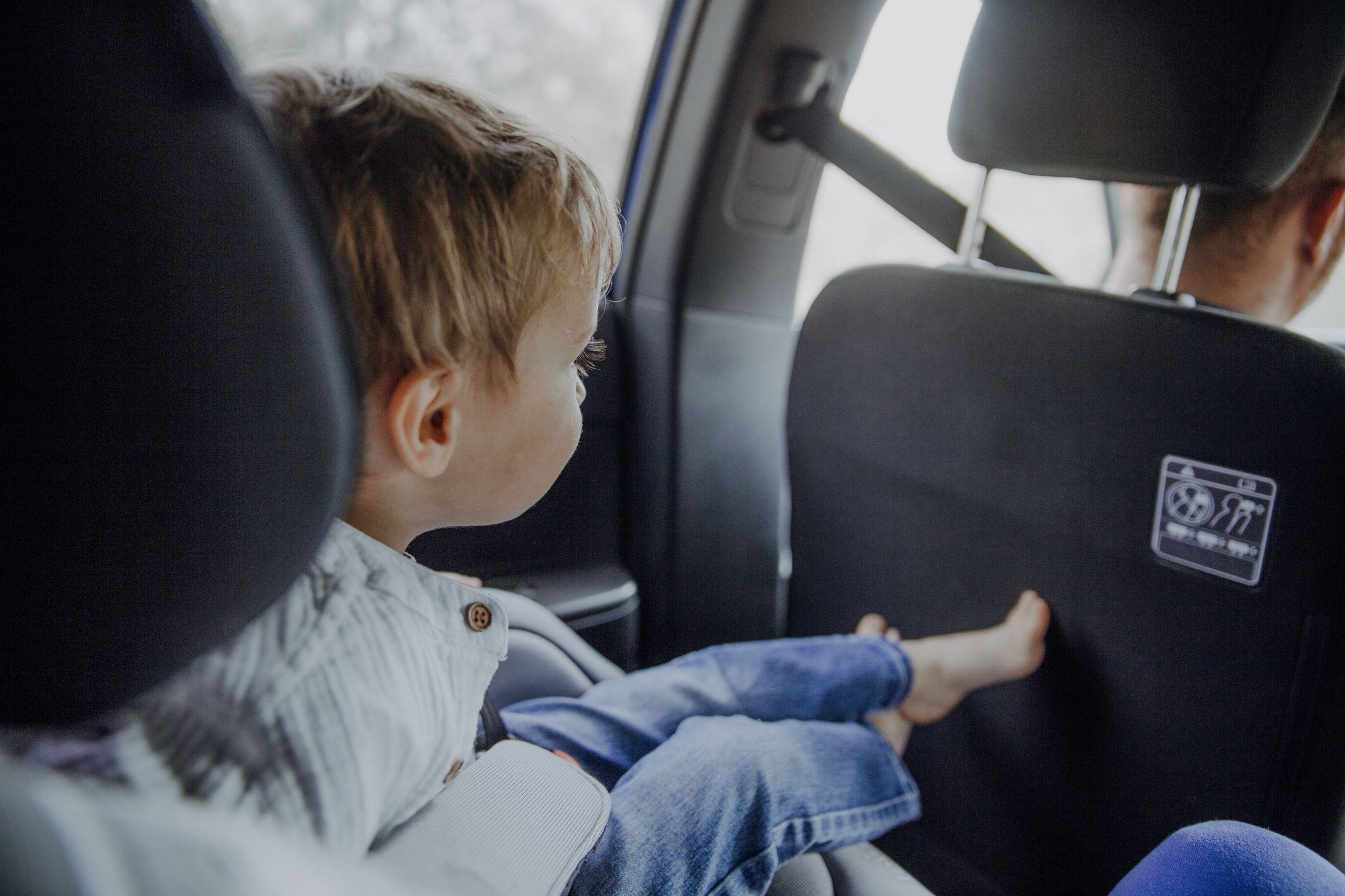Der Bub dürfte auf dem Rücksitz einen Feuerwerkskörper gezündet haben. Symbolbild.