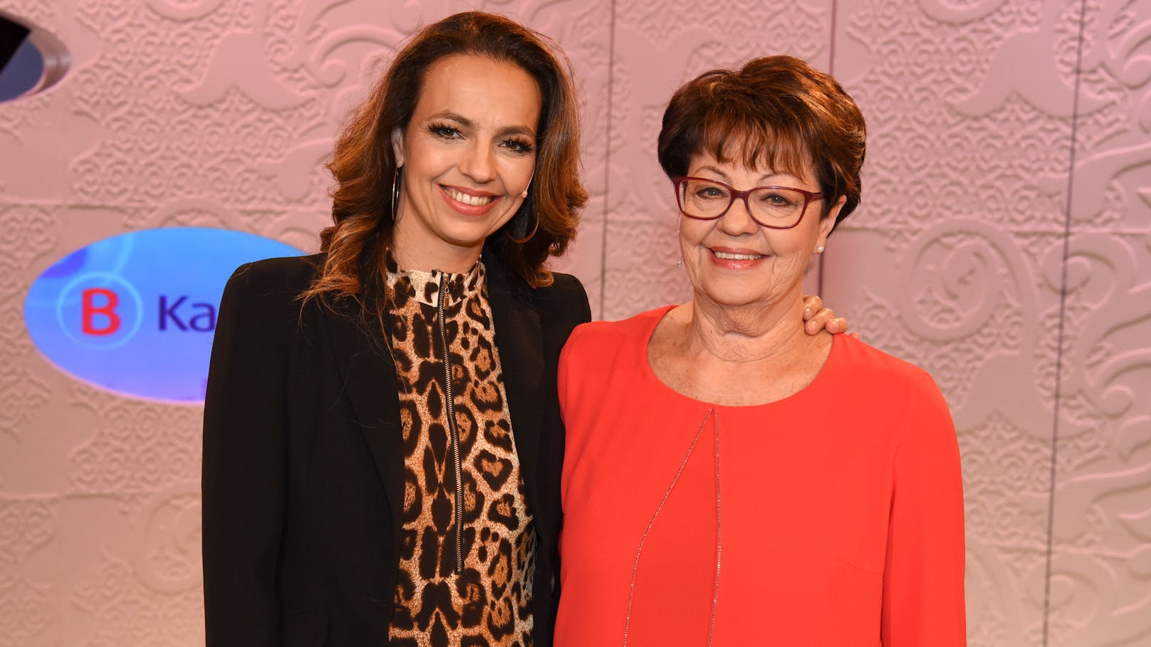 Die frühere ESC-Starterin <strong>Petra Frey</strong> war mit Mutter Ilse Kauch zu Gast in "Die Barbara Karlich Show", 2021.