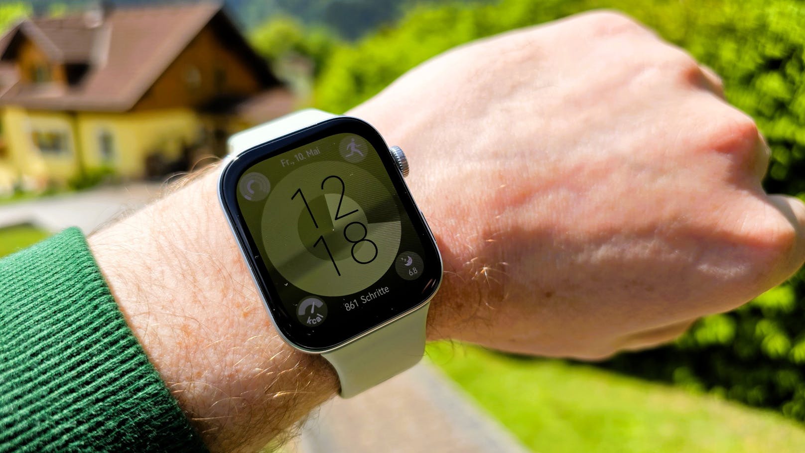 Huawei hat seine günstige Smartwatch-Serie "Fit" extremst aufgebessert. Die Huawei Watch Fit 3 ähnelt optisch der Apple Watch und kann nun fast alles.