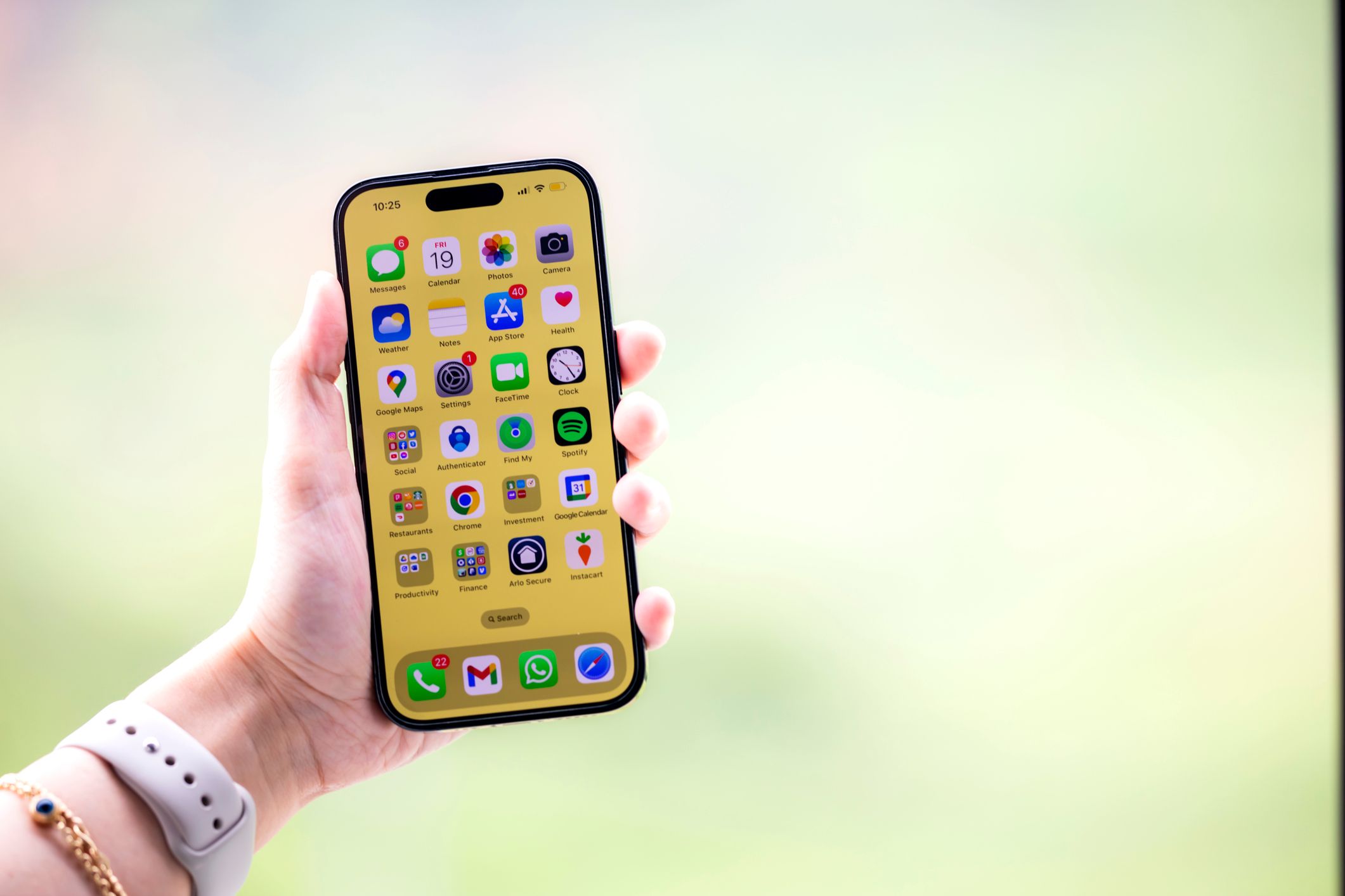 Wer die iOS-17-Version auf seinem Handy hat, muss damit rechnen, dass er oder sie am Morgen nicht geweckt wird.