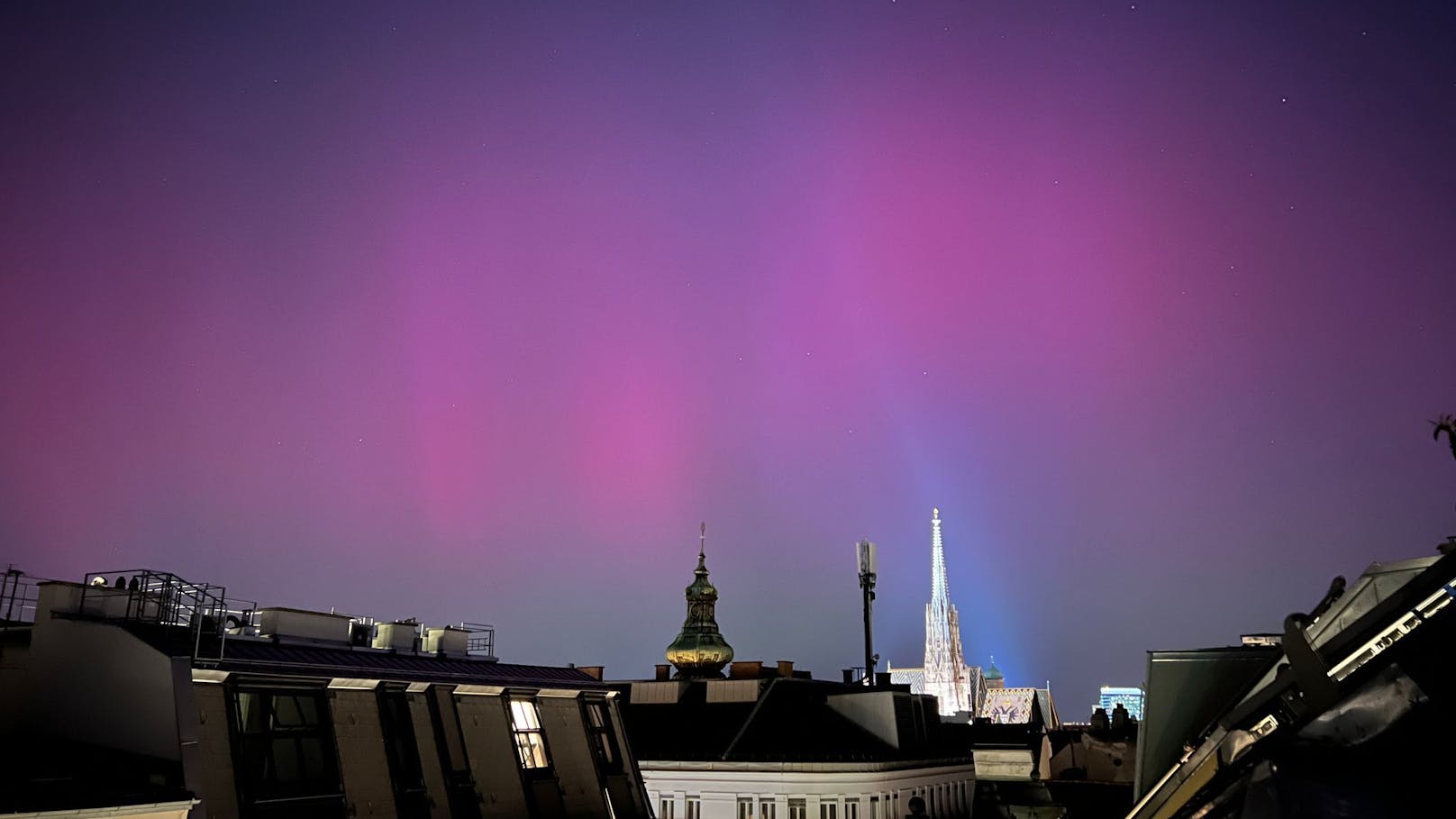Erste Fotos! Polarlichter über Wien gesichtet