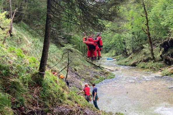 Zu einem tödlichen Kajakunfall kam es am 9. Mai 2024 gegen 11:40 Uhr in Weißenbach am Attersee.