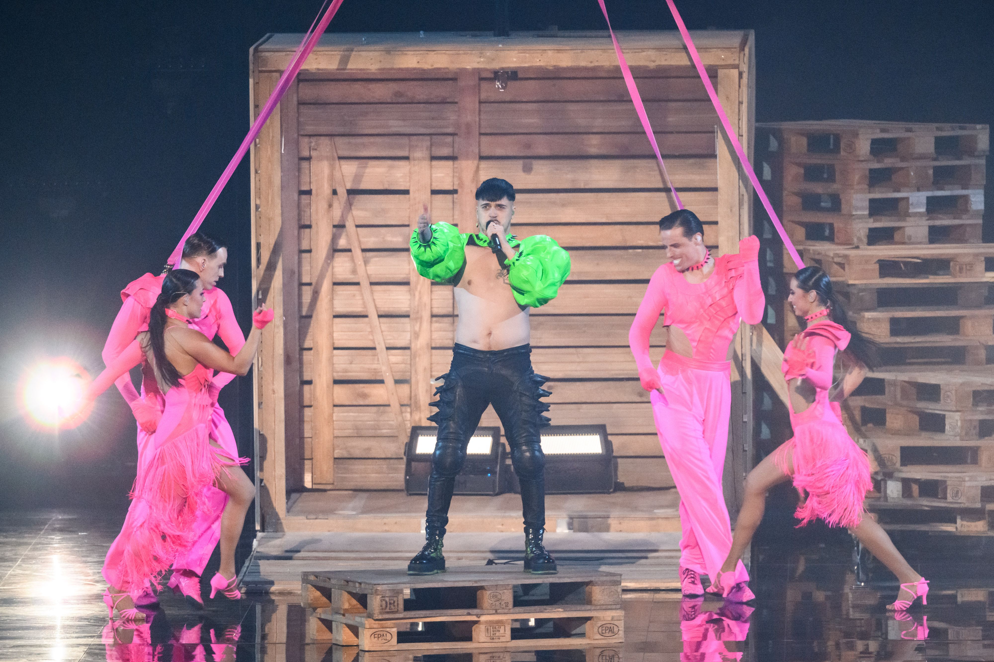 Käärijä gibt seinen Job ab.