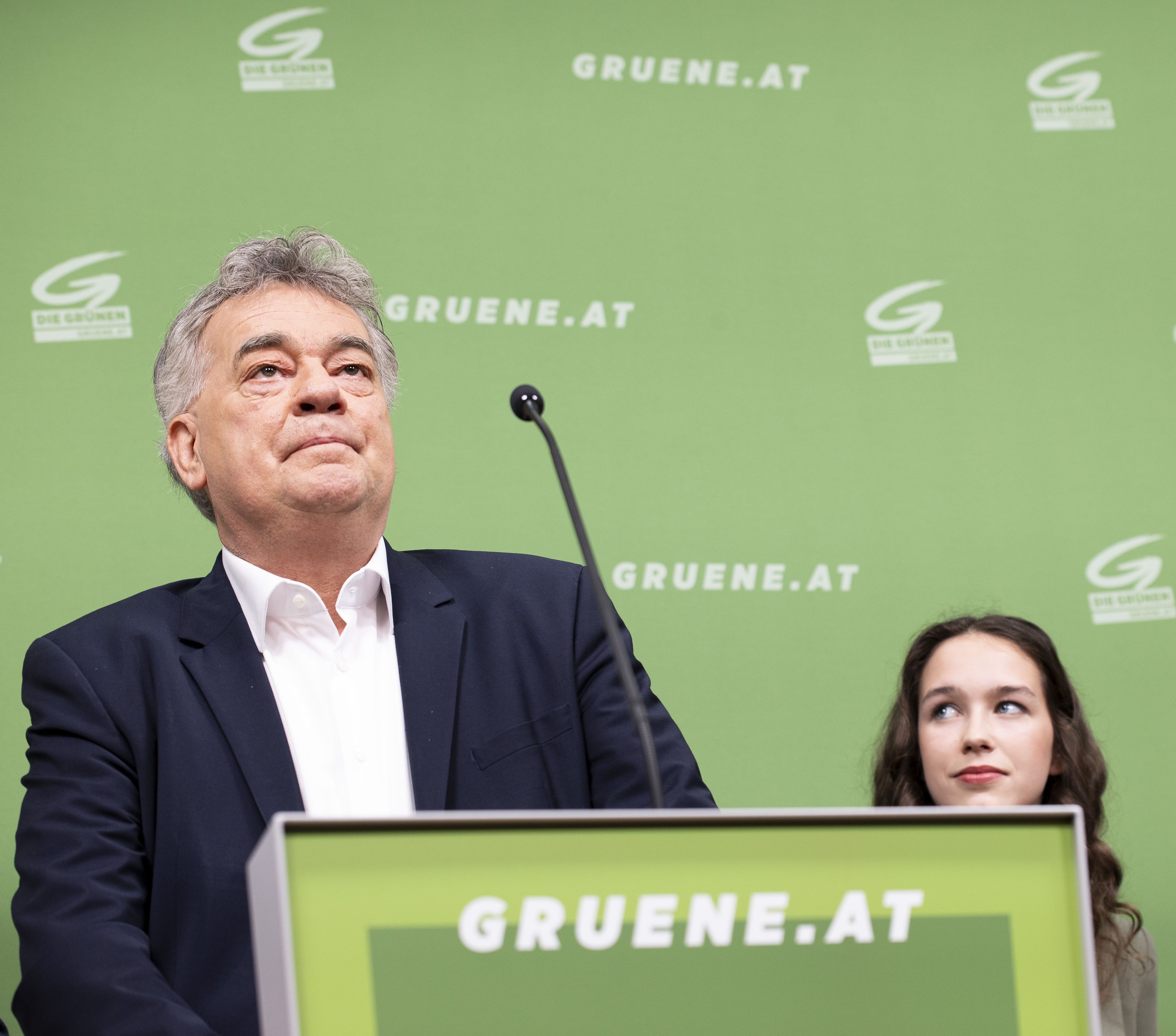 Der Grünen-Chef Werner Kogler ist nach wie vor von Lena Schilling überzeugt. 