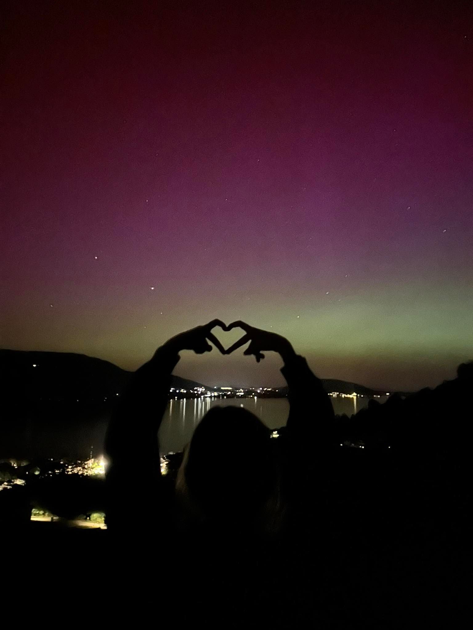 Wunderschön – Die Polarlichter erfreuten die Herzen der Österreicher. Auch Elina (12) aus Altmünster war hautnah dabei.