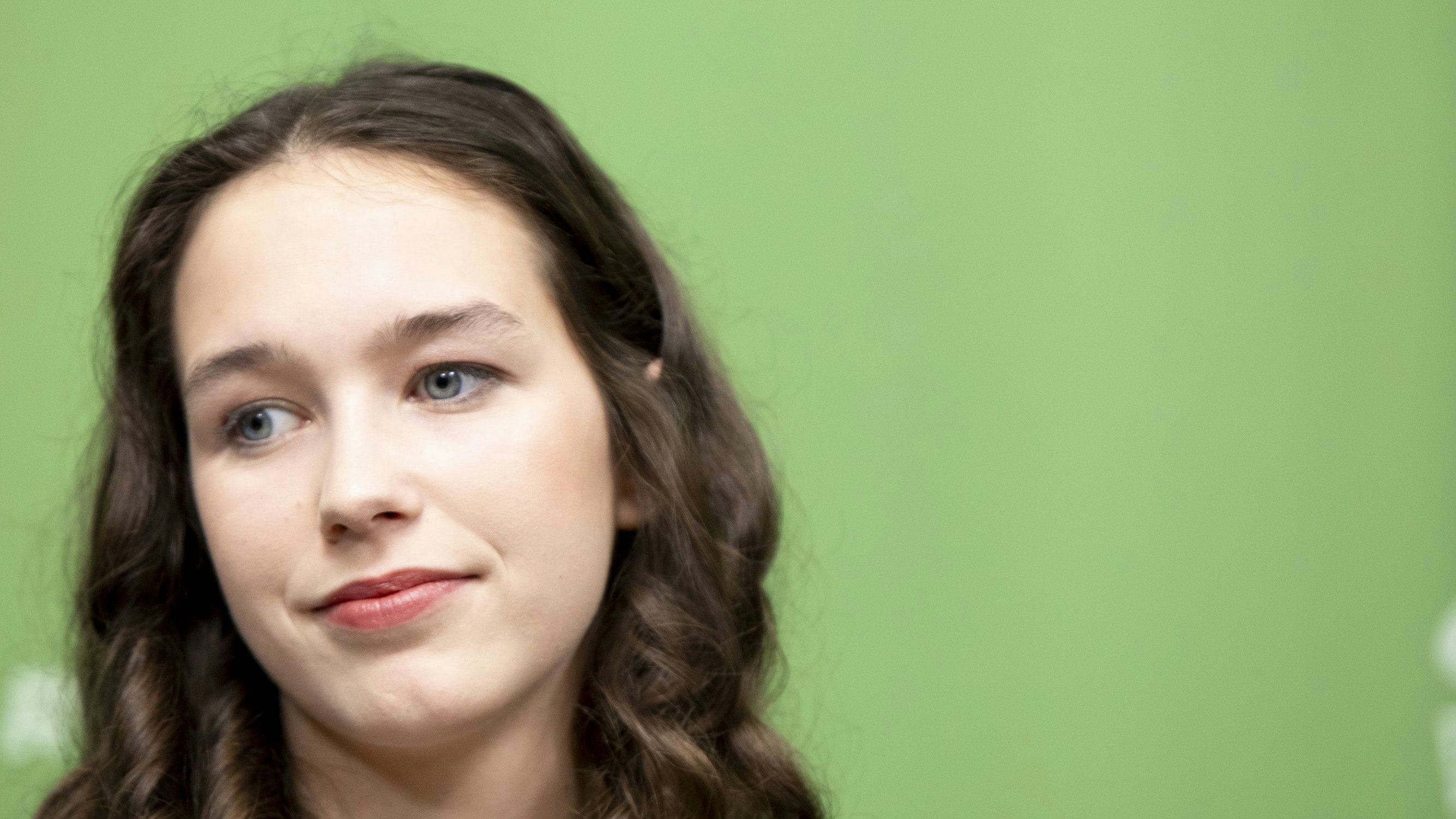 Download von www.picturedesk.com am 12.05.2024 (07:54).  ABD0040_20240508 - WIEN - ÖSTERREICH: Spitzenkandidatin Lena Schilling (Grüne) am Mittwoch, 08. Mai 2024 anl. einer Stellungnahme der Grünen zu durch einen "Standard"- Bericht aufgetauchten Vorwürfen gegen Spitzenkandidatin Lena Schilling in Wien. - FOTO: APA/TOBIAS STEINMAURER _ - 20240508_PD1187 - Rechteinfo: Rights Managed (RM)