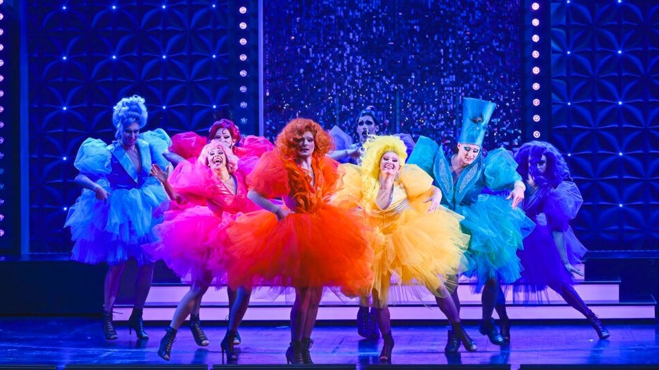 Im Rahmen der "Diversity Weeks" gibt es im Stadttheater Klagenfurt das Musical "La Cage aux Folles – Ein Käfig voller Narren" zu sehen.