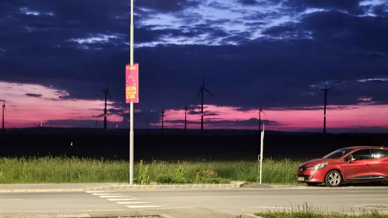 Wunderschöne Farben im Weinviertel – doch aufgepasst! Es handelt sich nicht um Polarlichter.