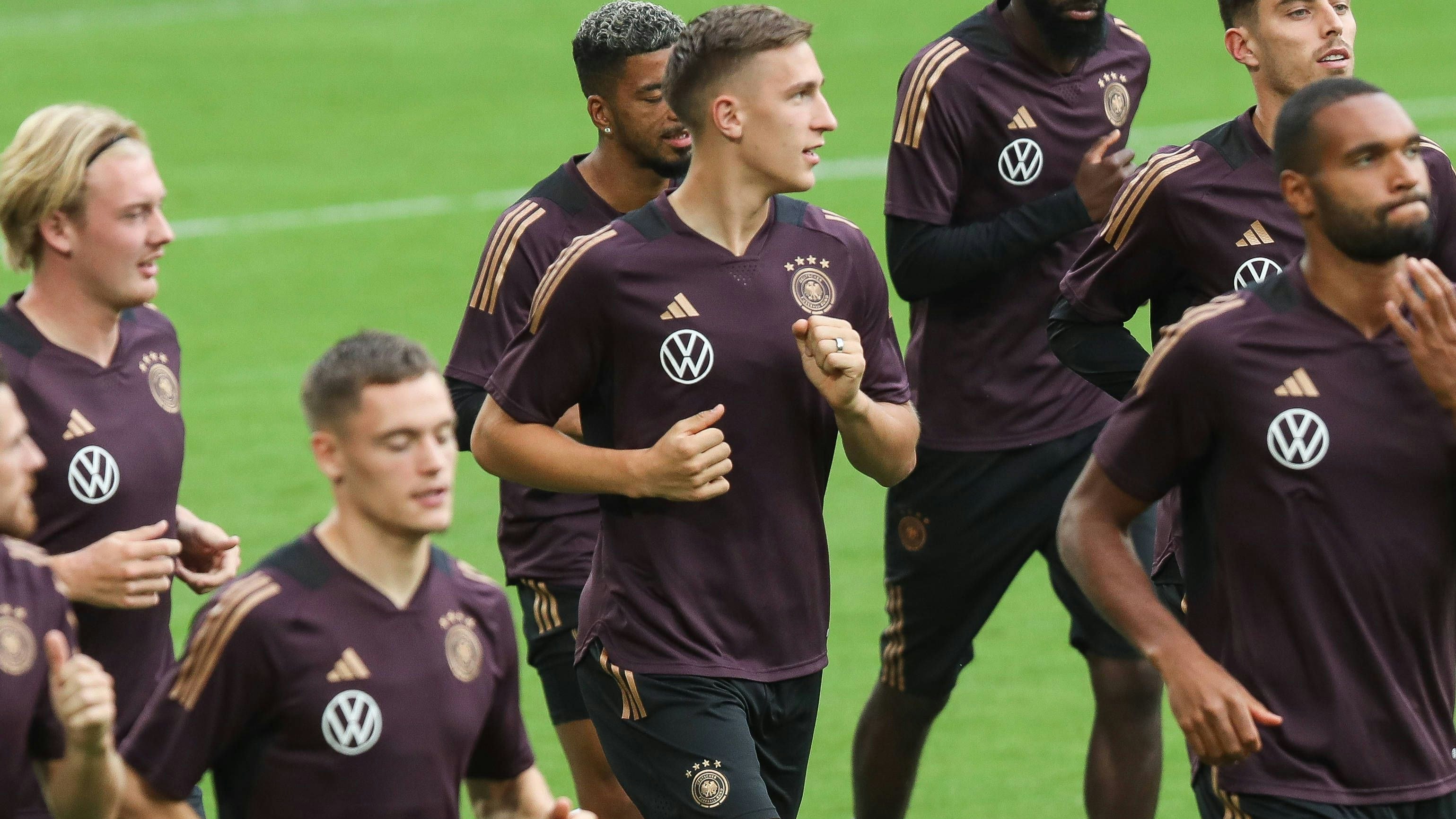 Fussball, Nationalmannschaft Saison 2023/2024 Abschlusstraining der deutschen Nationalmannschaft vor dem Länderspiel gegen Frankreich 11.09.2023, SIGNAL-IDUNA-PARK Dortmund Nico Schlotterbeck Deutschland, 5 Dortmund Signal-Iduna-Park Nordrhein-Westfahlen Deutschland *** Sports, football, national team season 2023 2024 final training of the German national team before the international match against France 11 09 2023, SIGNAL IDUNA PARK Dortmund Nico Schlotterbeck Germany, 5 Dortmund Signal Iduna Park Nordrhein Westfahlen Germany