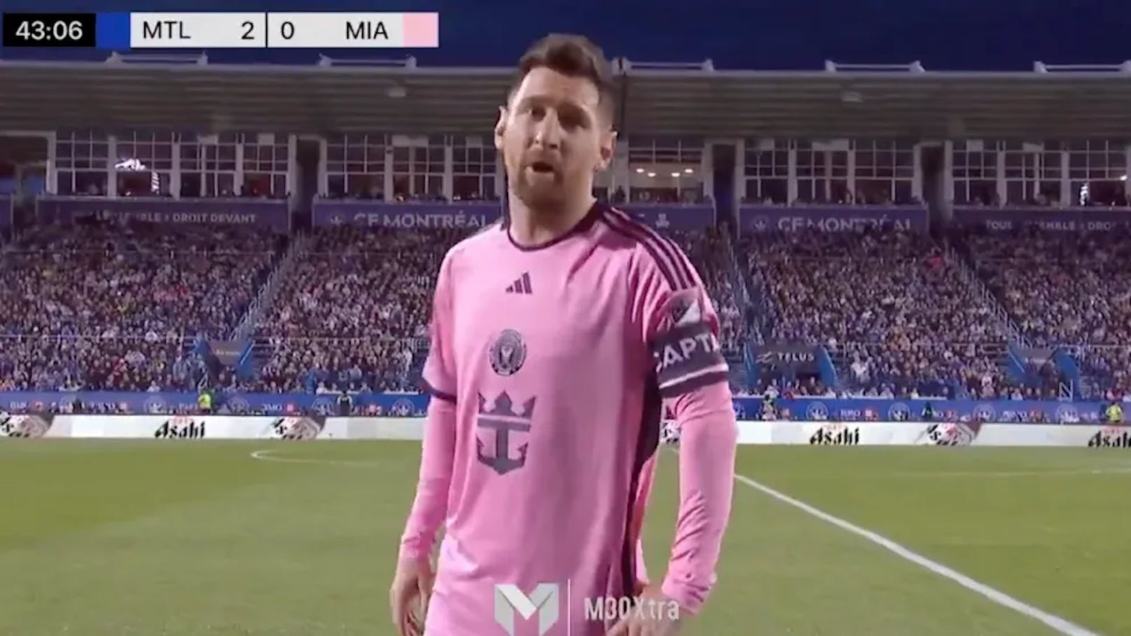 Messi ist stinksauer, schimpft live in TV-Kamera