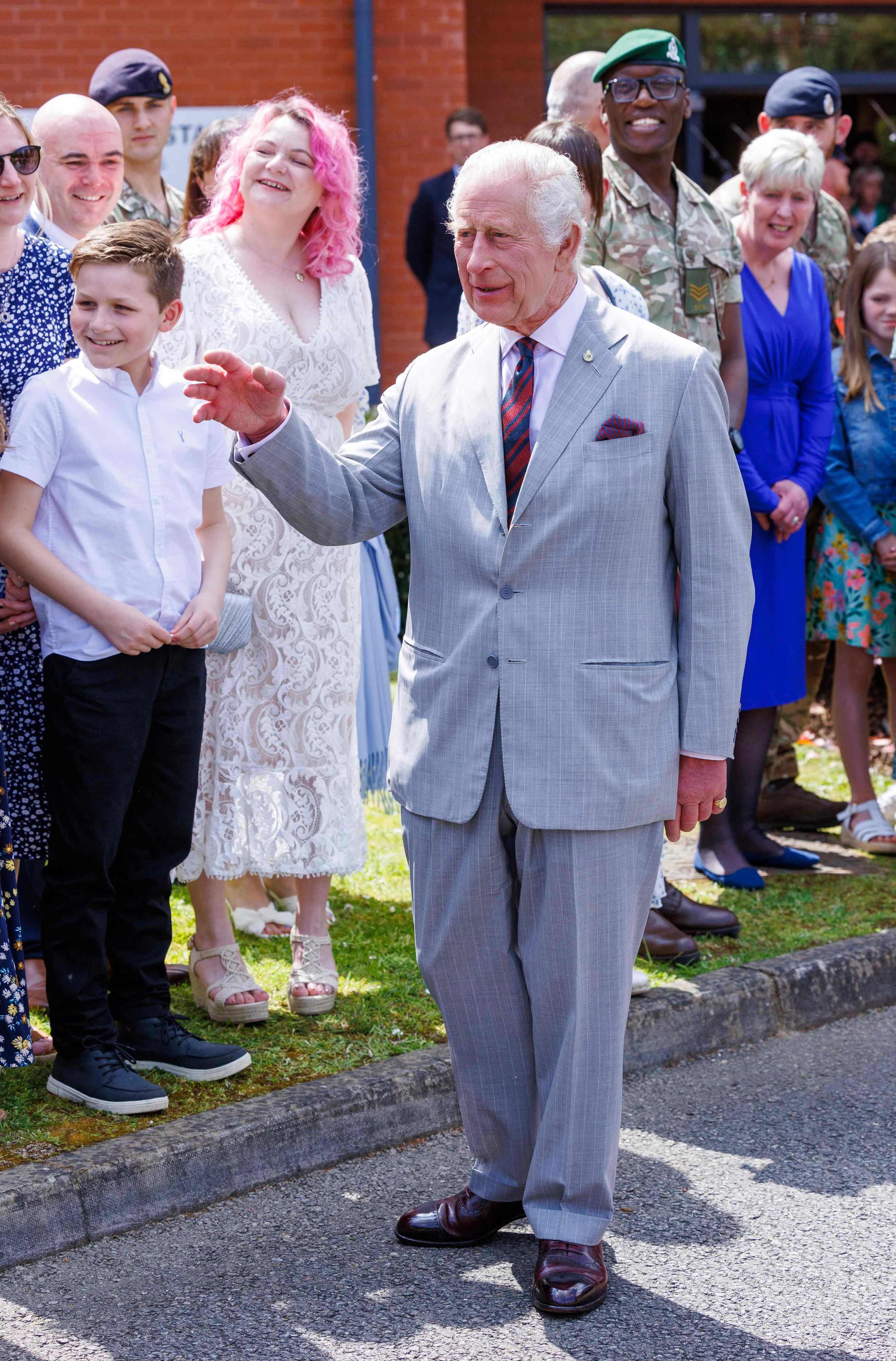 König Charles III.  sprach erstmals über die Auswirkungen seiner Krebsbehandlung.