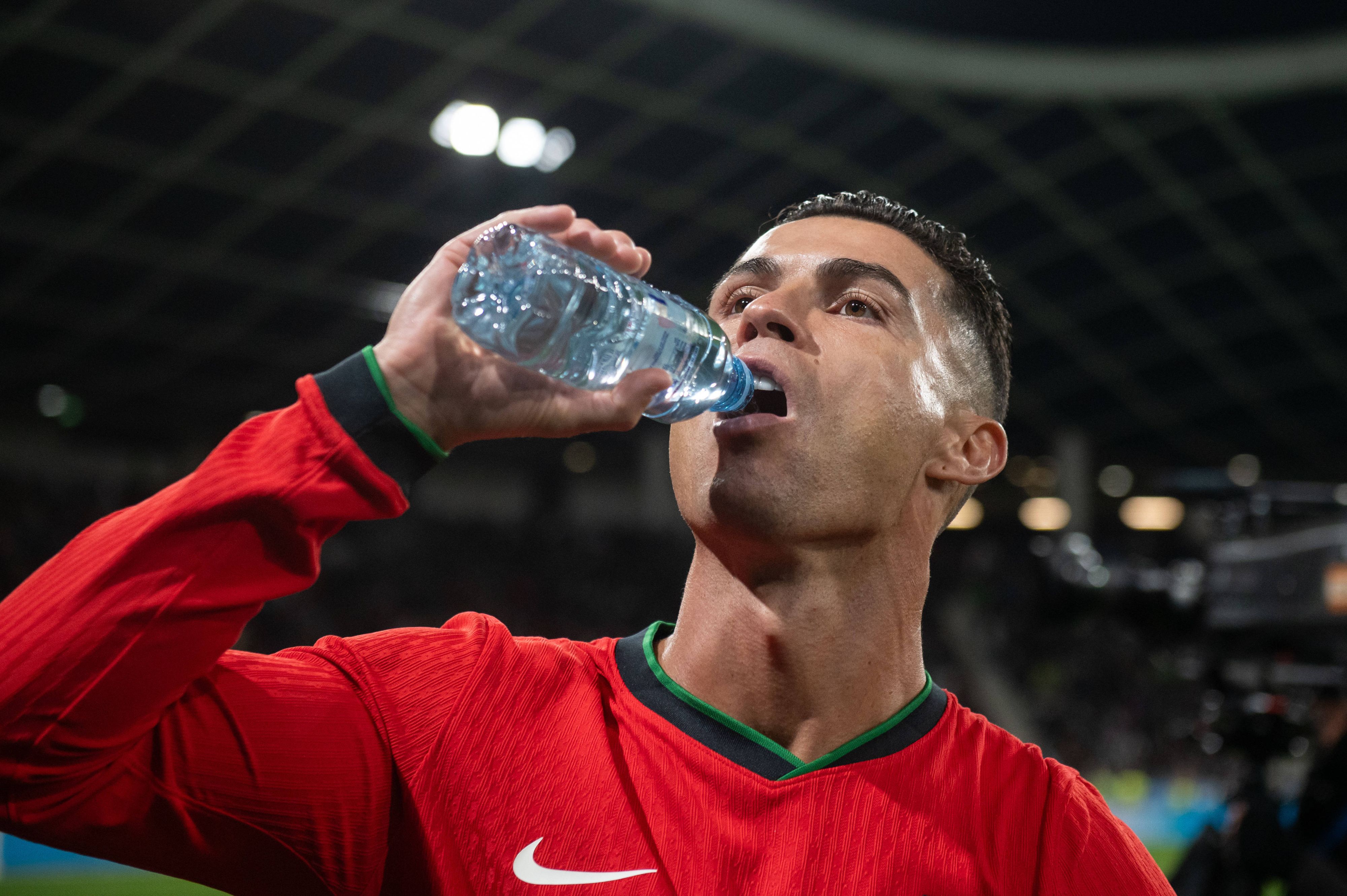 Cristiano Ronaldo schweigt und genießt.