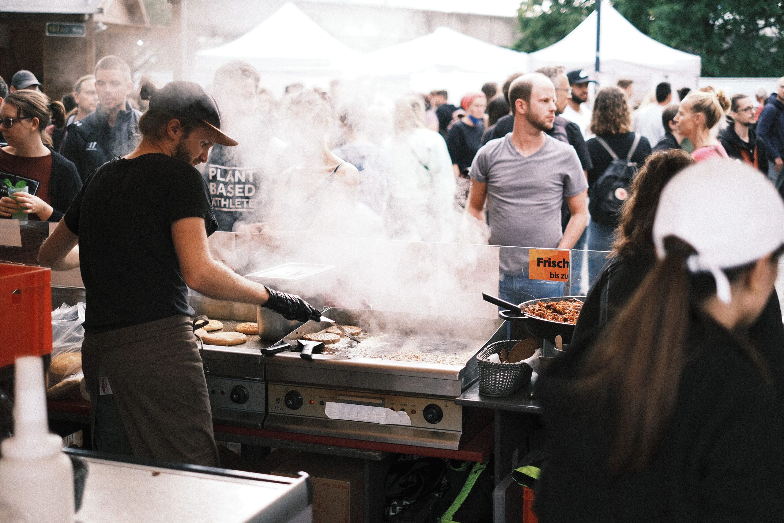 Angrillen - aber ohne Fleisch bei Europas größter veganer Verkaufsmesse Vegan Mania