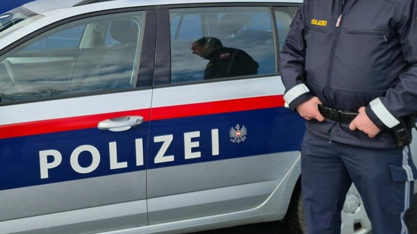 Heute.at - Junger Biker gegen Baum geschleudert – sofort tot