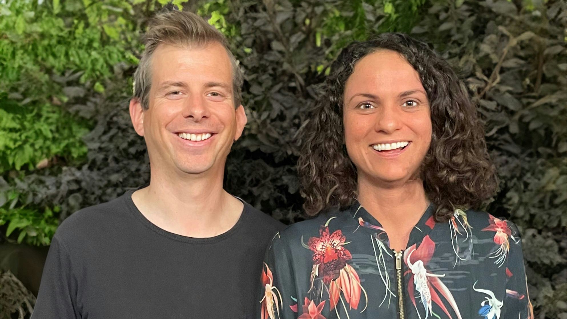 Ludwig Krausneker und Antonia Stabinger moderieren Österreichs ersten Podcast für Pflegefamilien.