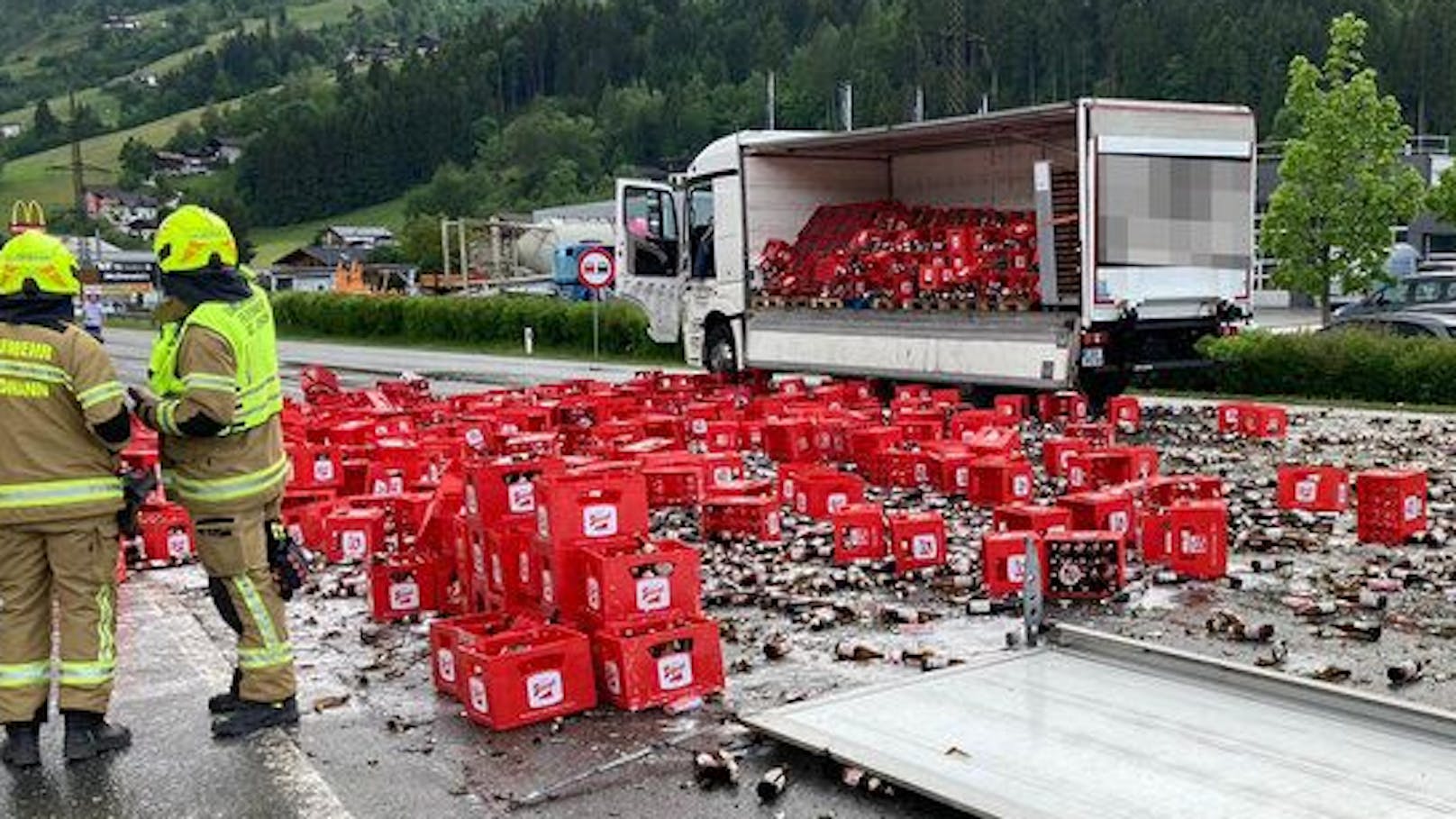 Tausende Liter Bier auf der Straße gelandet
