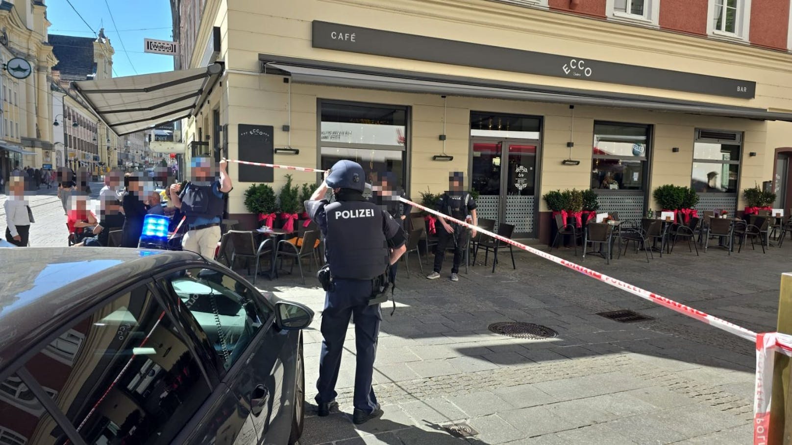 Großeinsatz in der Linzer Innenstadt – bei der Polizei ging eine Bombendrohung ein.