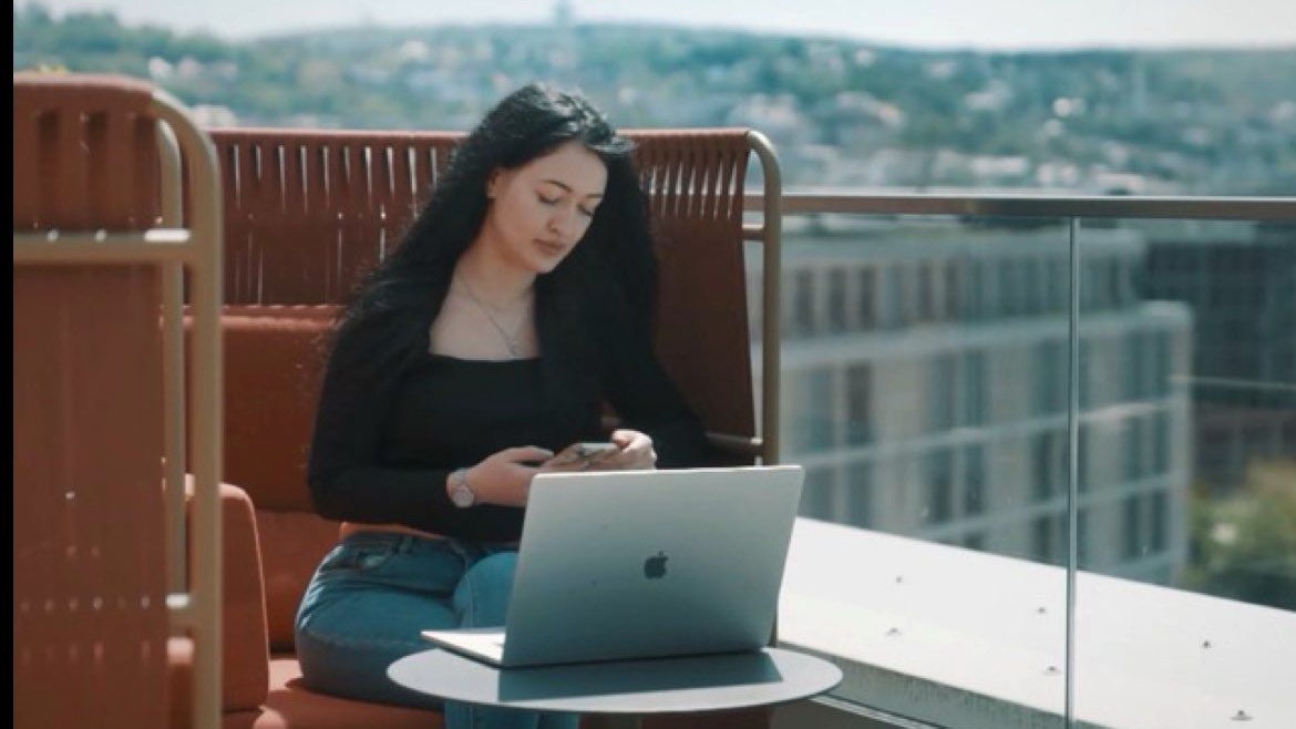 Die Netzaktivistin Nella lieferte wichtige Informationen zur NWO an Polizei und Medien.