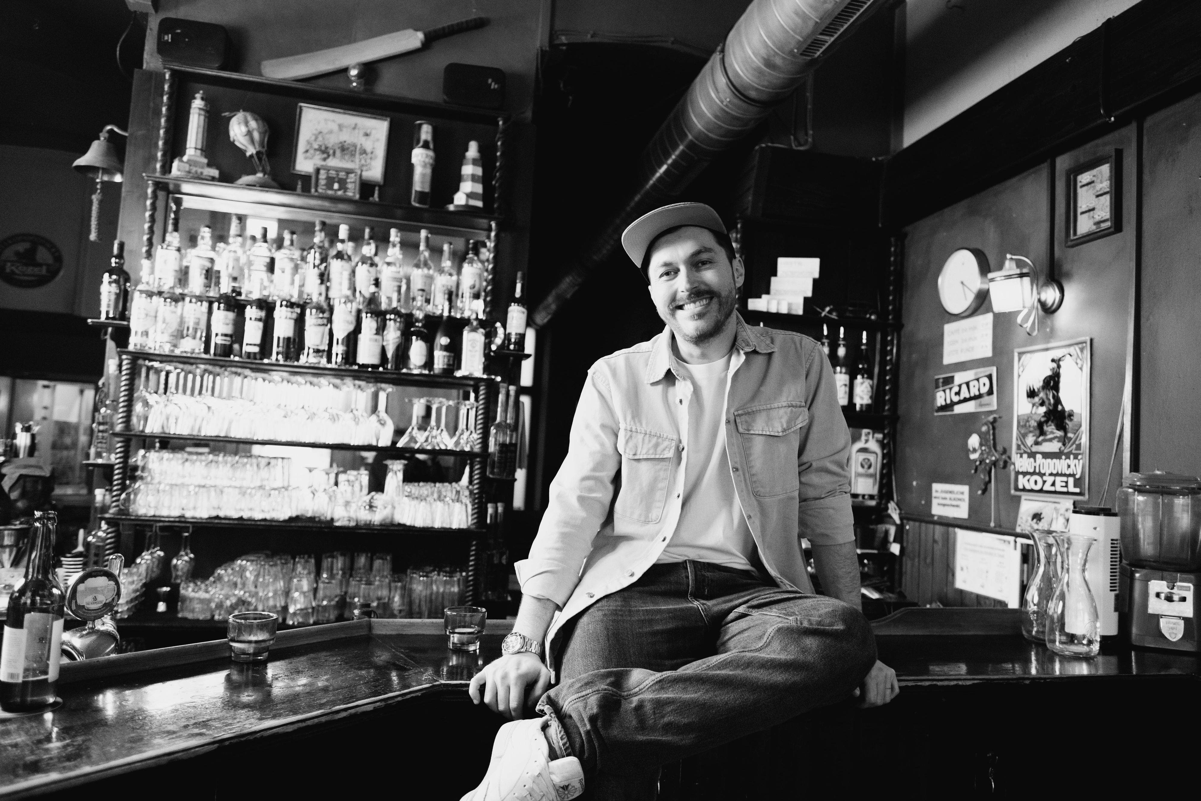 Patrick Fux übernimmt die Grätzl-Bar „RAYMOND’s“ in Mariahilf