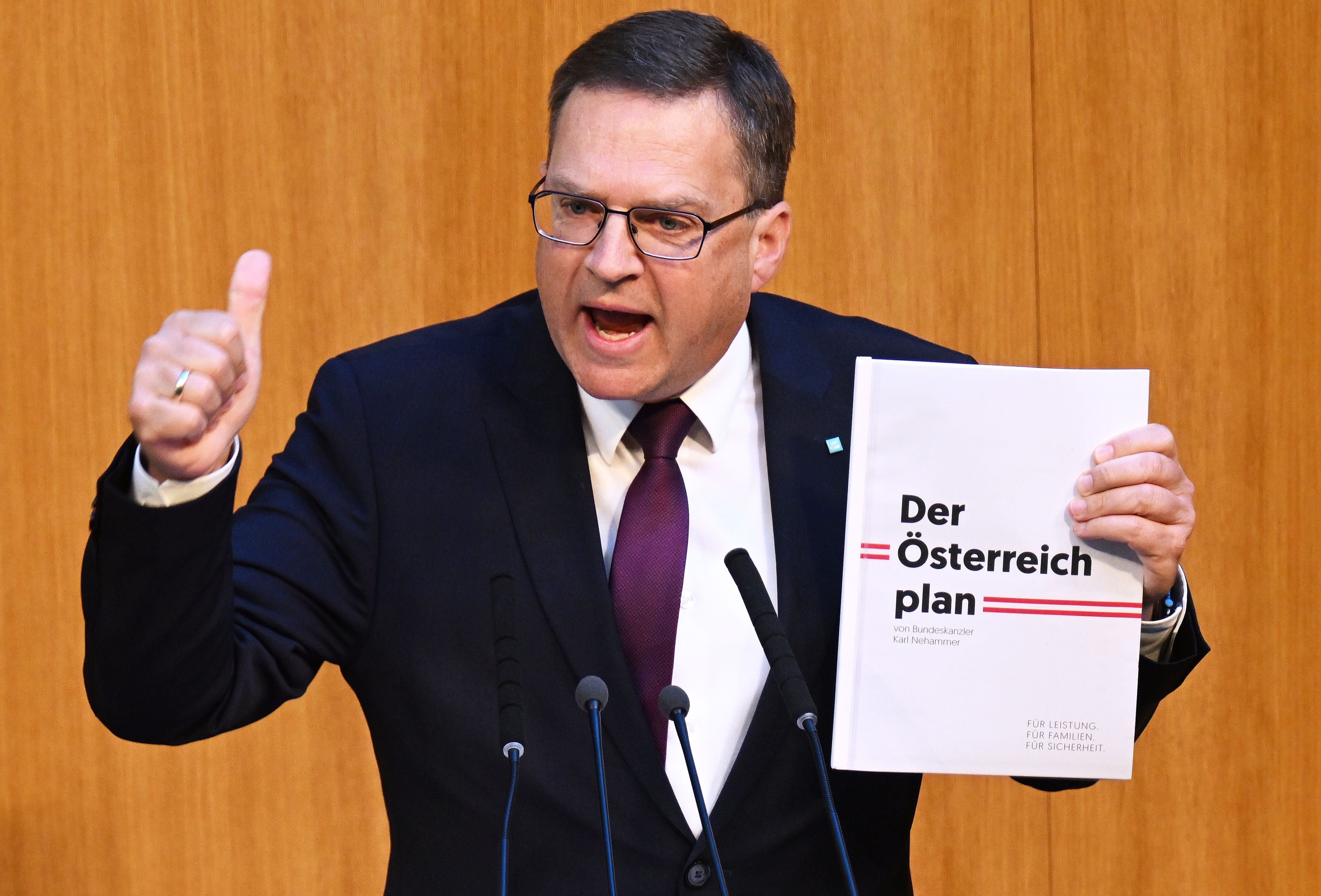 ÖVP-Klubchef August Wöginger schoss in seiner Rede scharf gegen die Babler-SPÖ.