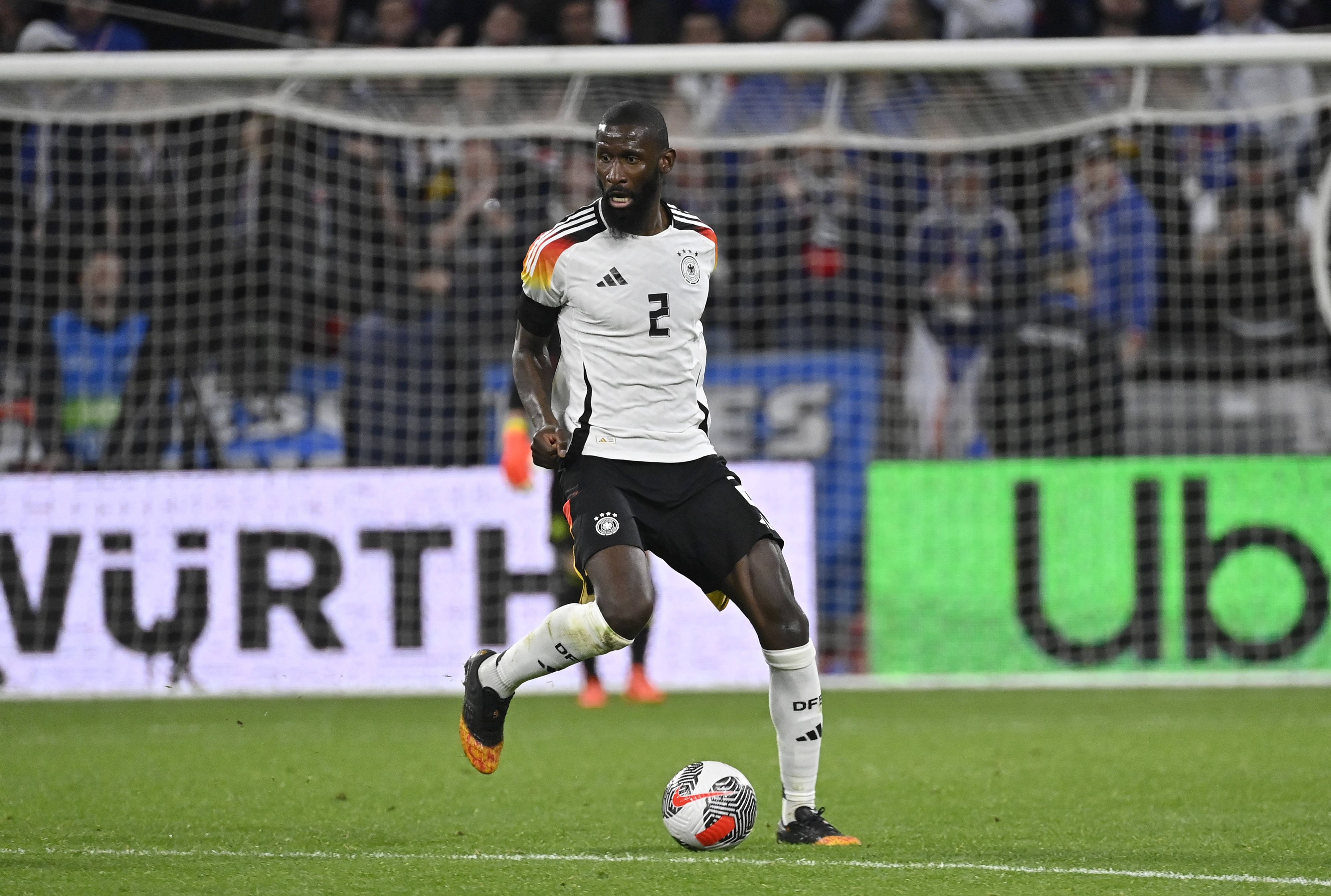 Antonio Rüdiger von Real Madrid ist in der Innenverteidigung bei Deutschland gesetzt.