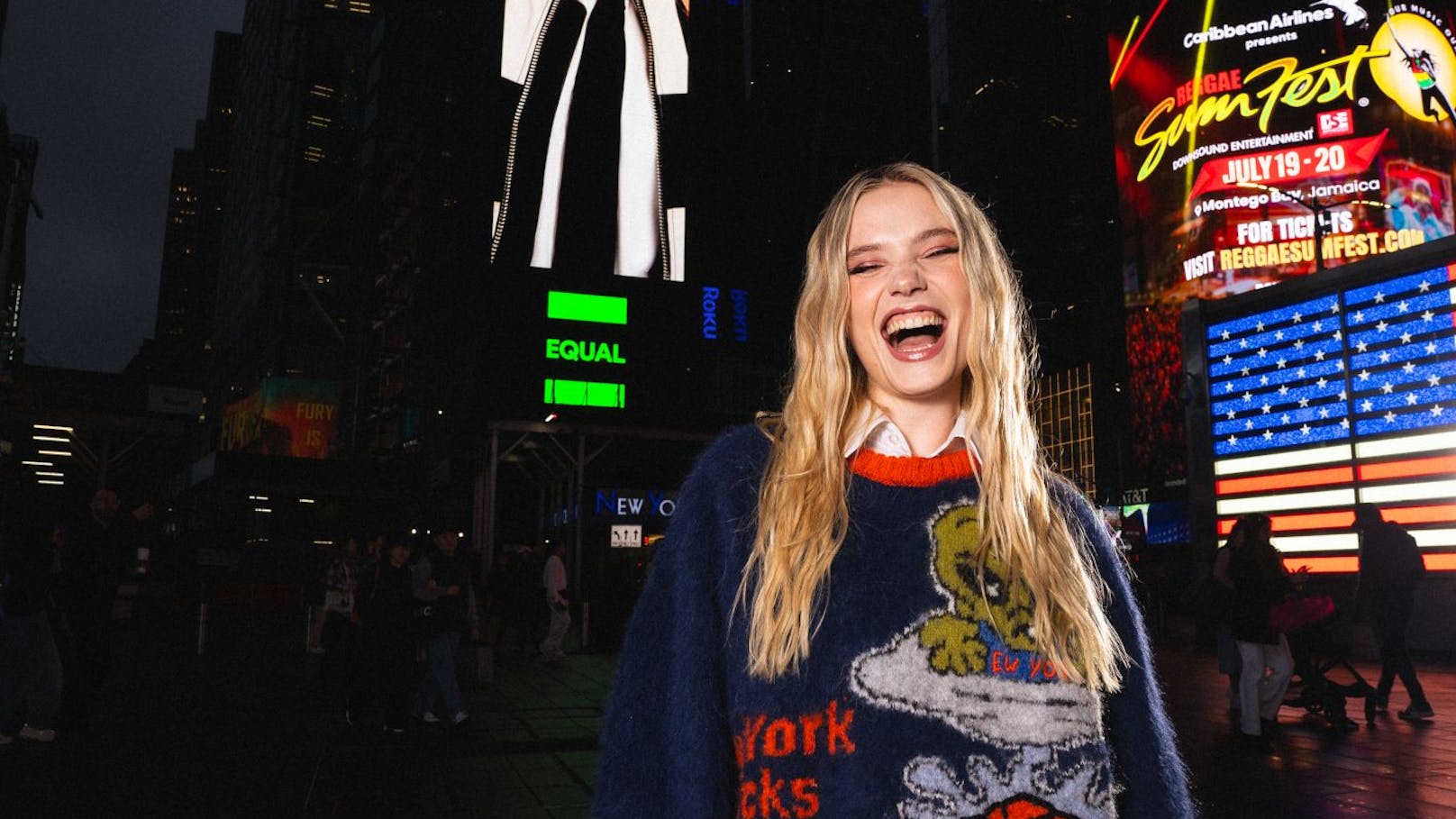 Sängerin Esther Graf war auf dem New Yorker Times Square zu sehen