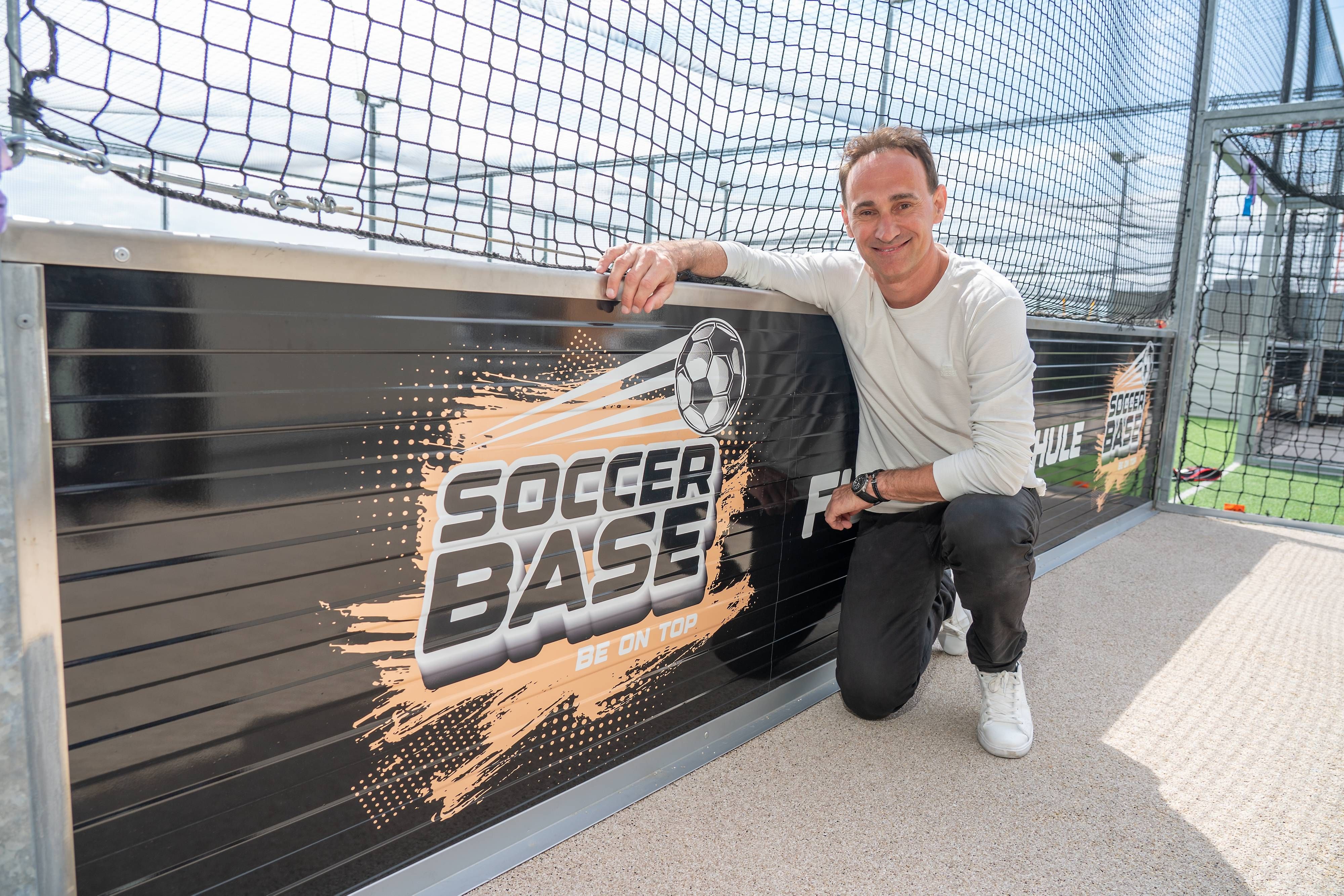 Soccer Base - so heißt die Fußballschule von Gernot Kulis