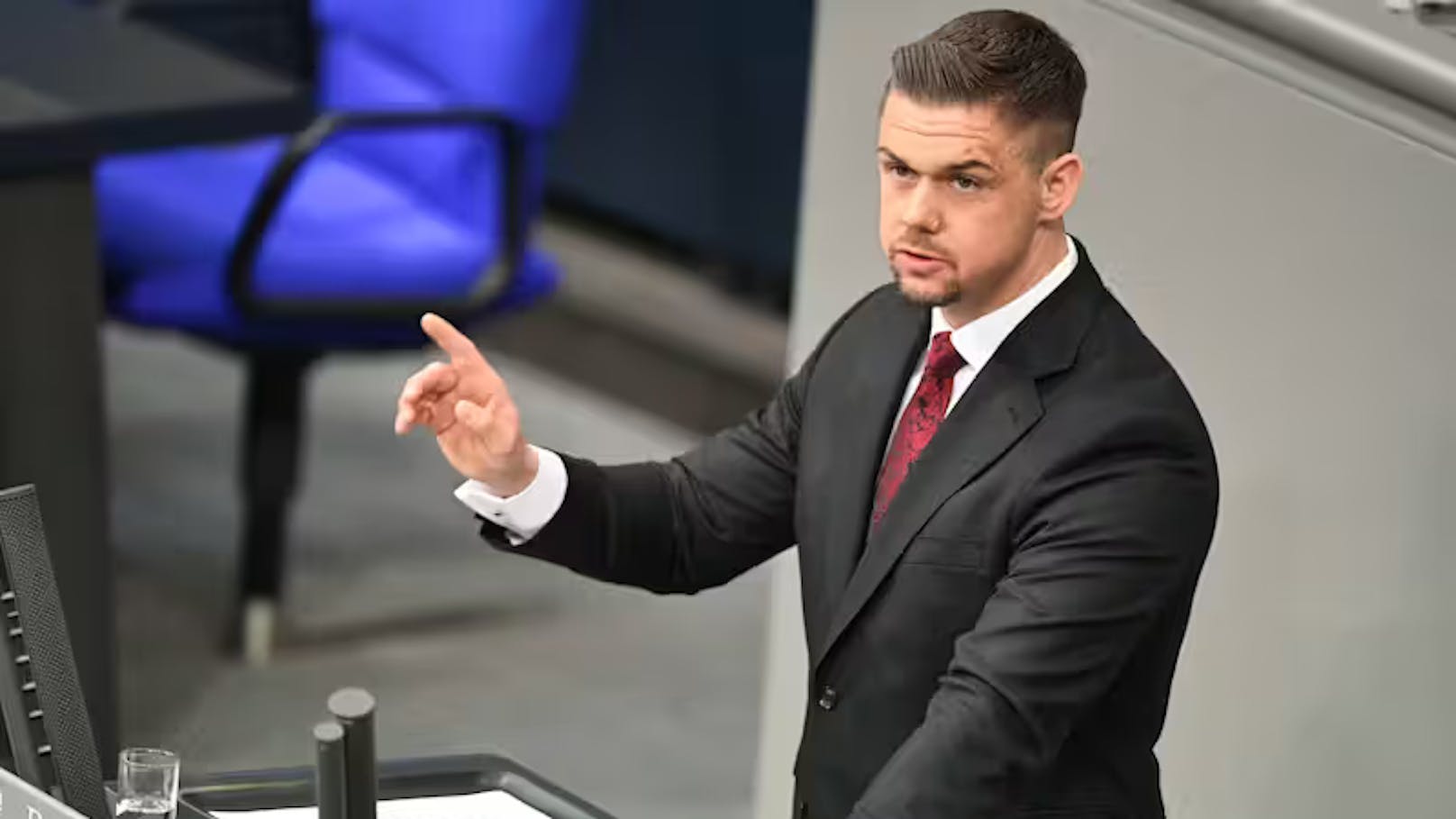Bundestag hebt erneut Immunität von AfD-Politiker auf