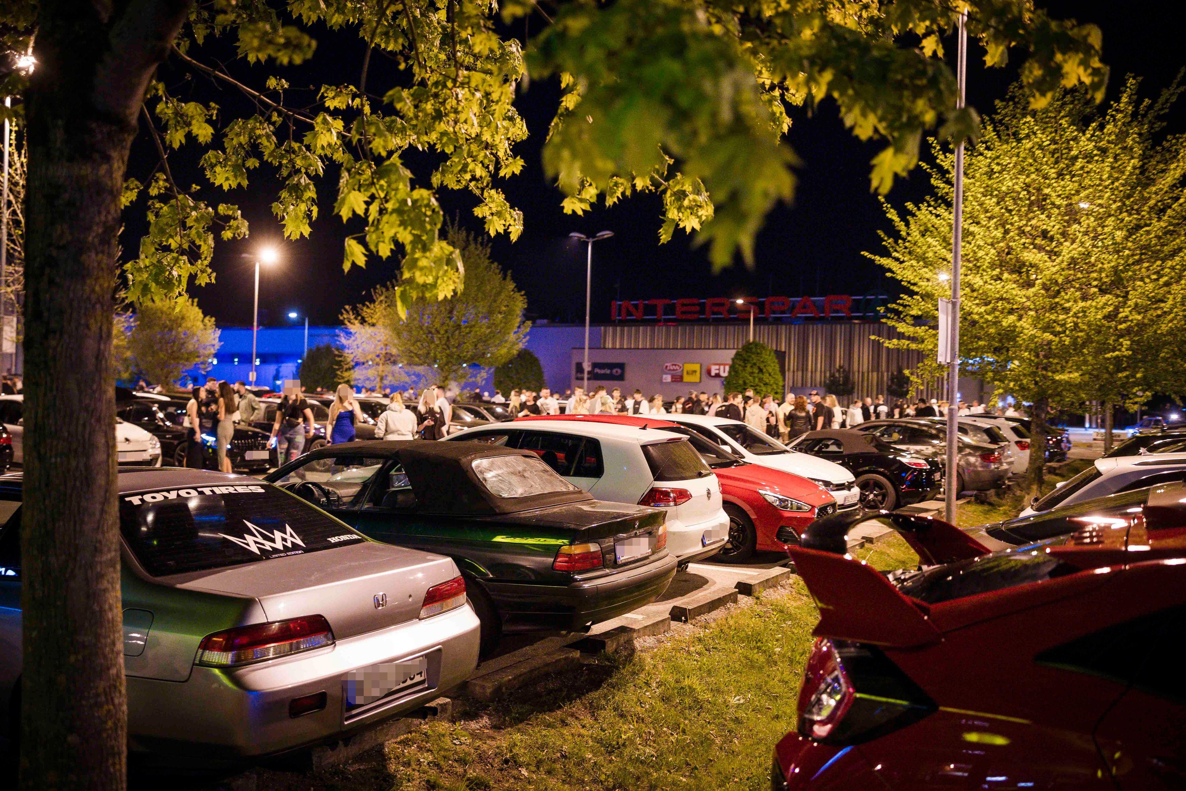 Auch in Braunau fand kürzlich ein Mega-Tuning-Treffen mit 350 Autos statt.