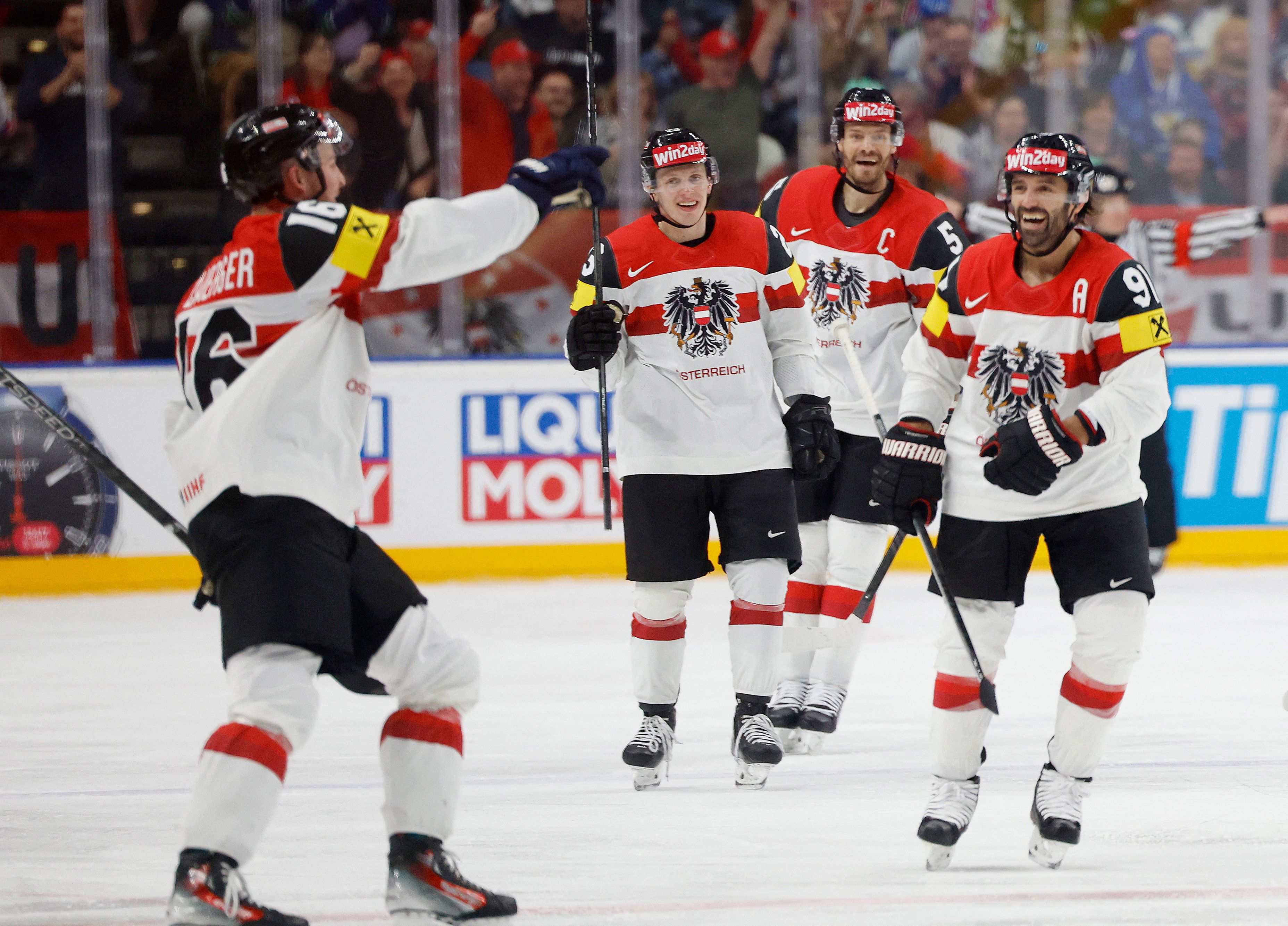 Österreichs Eishockey-Cracks schlagen Finnland. 