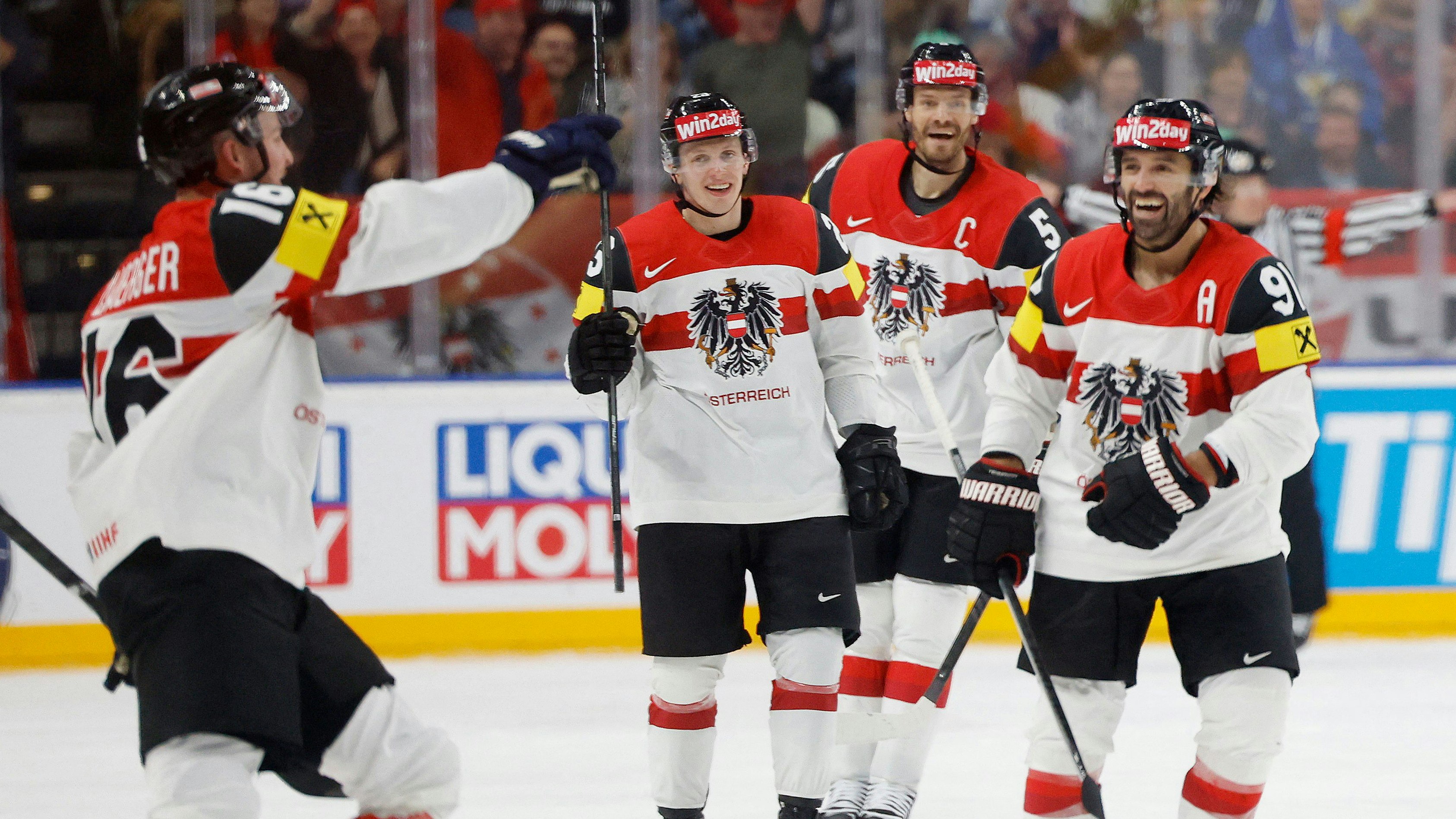 Österreichs Eishockey-Cracks schlagen Finnland. 